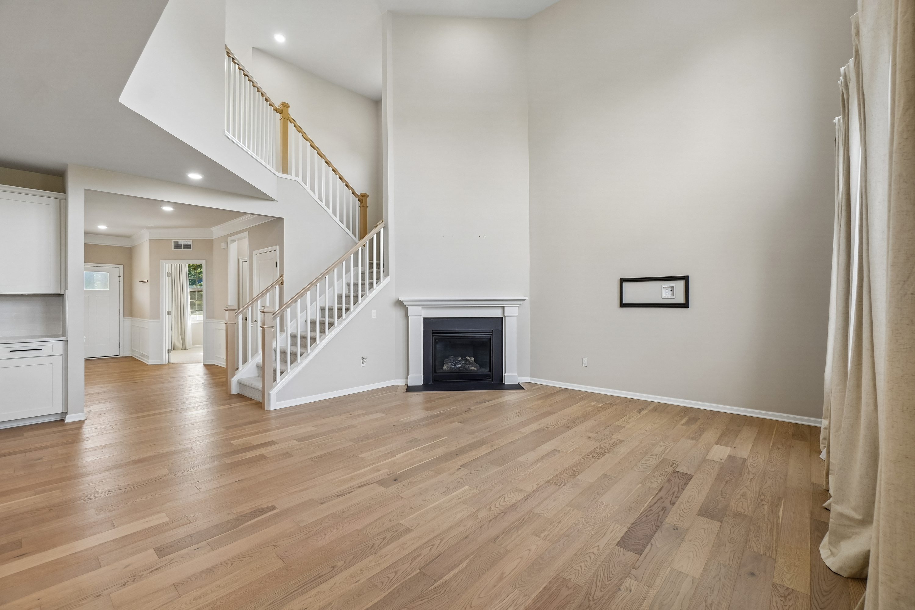 Photo 11 of 61 of 20942 Torbay Dr, Northville, MI