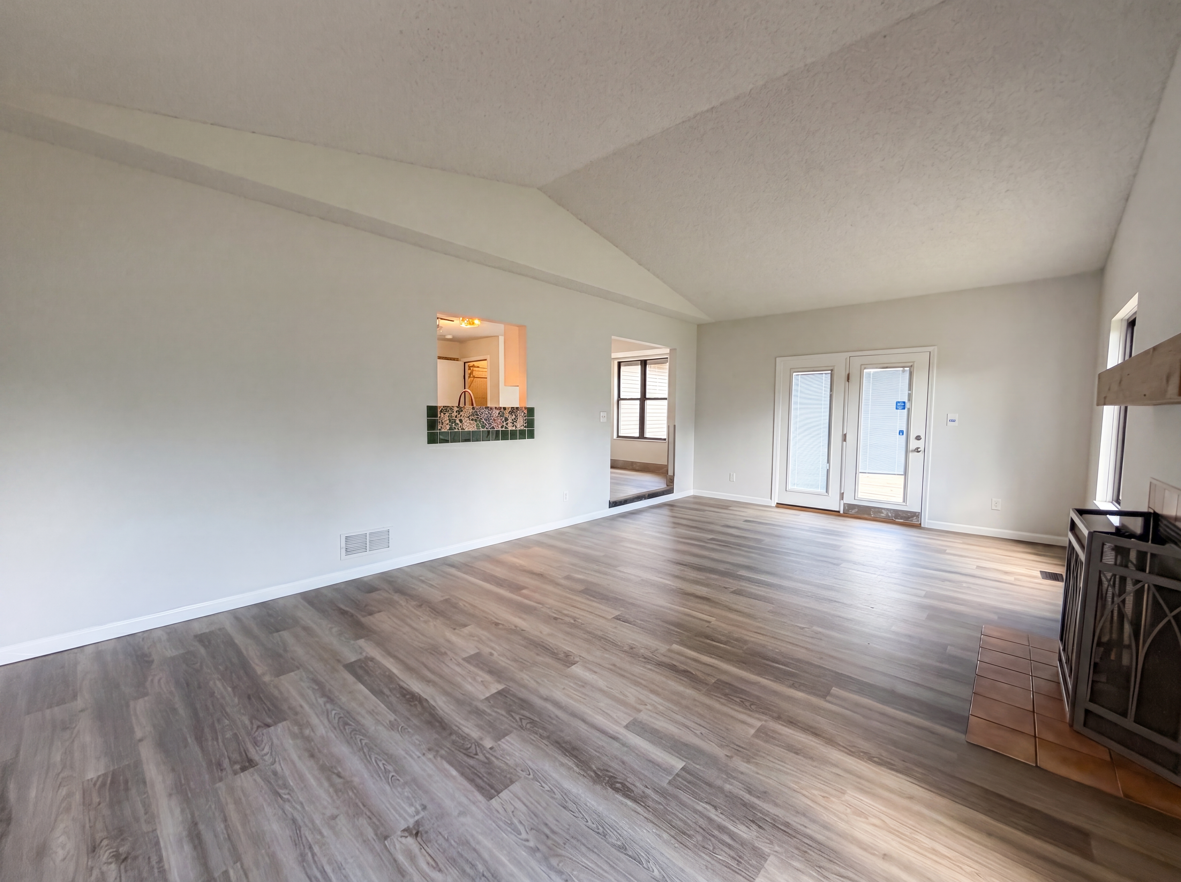 Photo 14 of 41 of 3581 Meadowgate Ct, Pickerington, OH