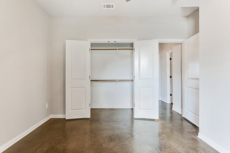 Photo 22 of 25 - 5655 Gebron Ct, Fort Worth, TX 76126