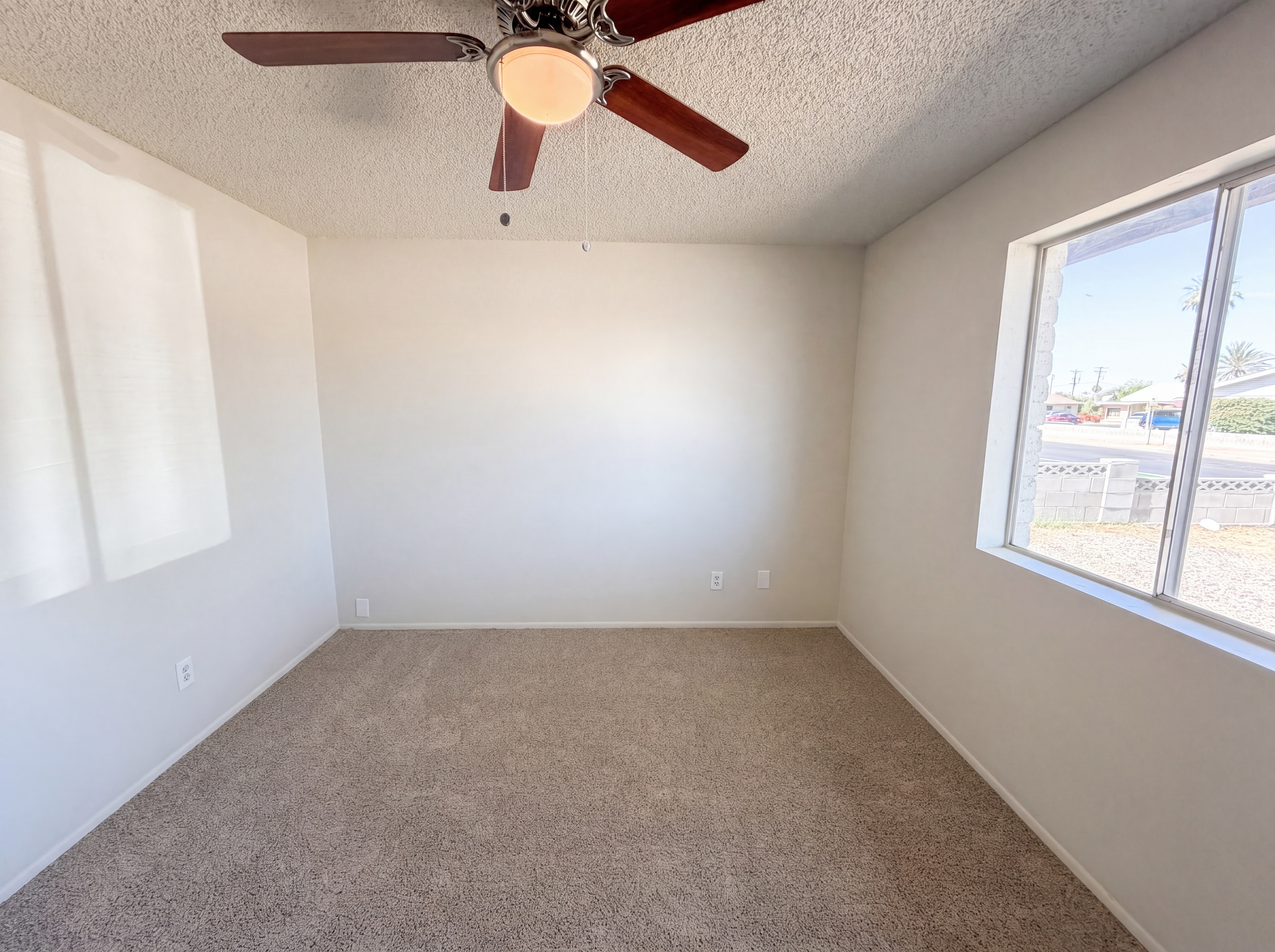 Photo 8 of 24 of 14621 N 31st Ave, Phoenix, AZ