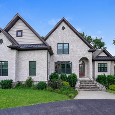 Property photo 1 of 521 Autumnstone Ln