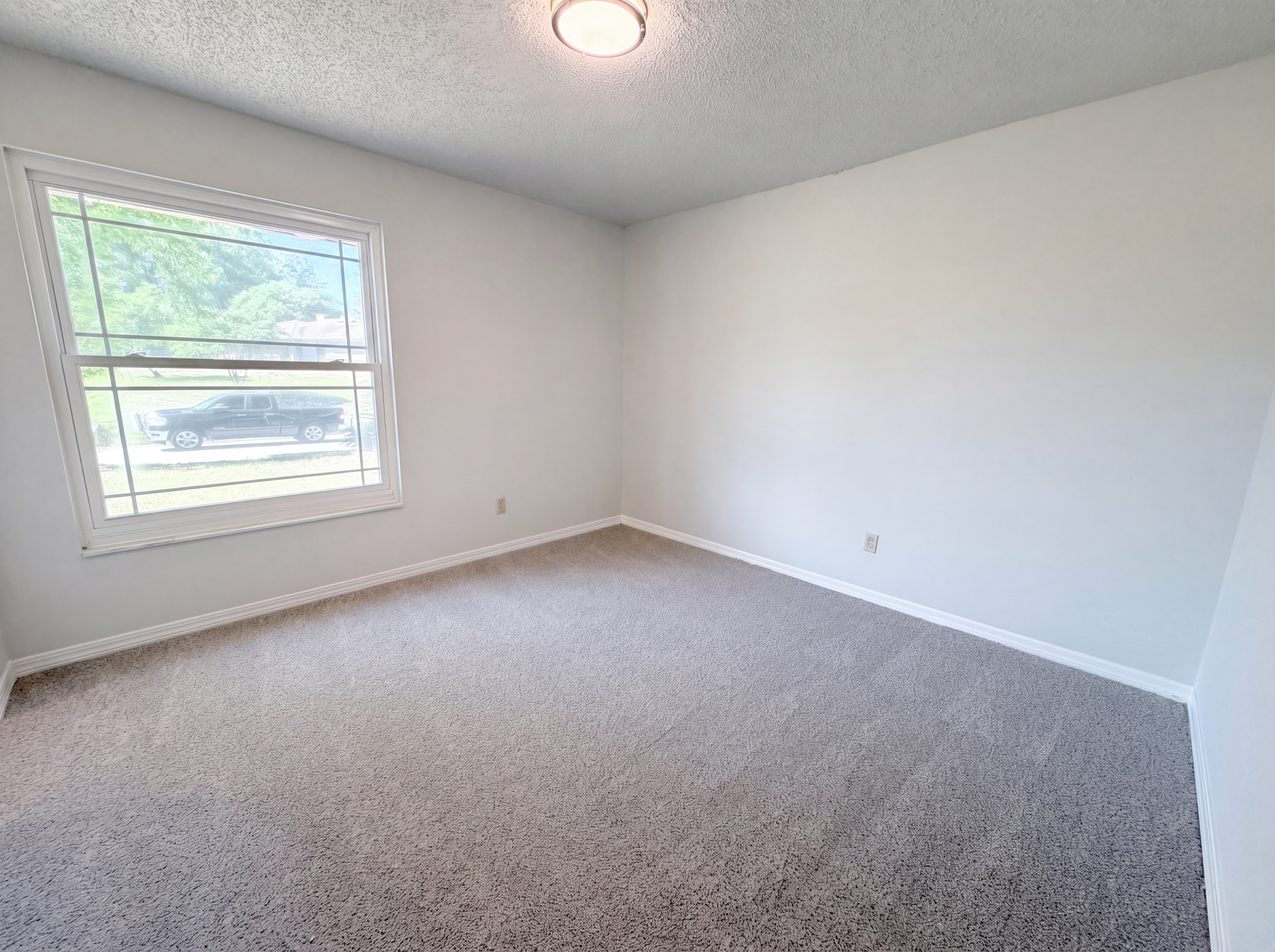 Photo 12 of 18 of 2621 Sandlewood Cir, Orange Park, FL