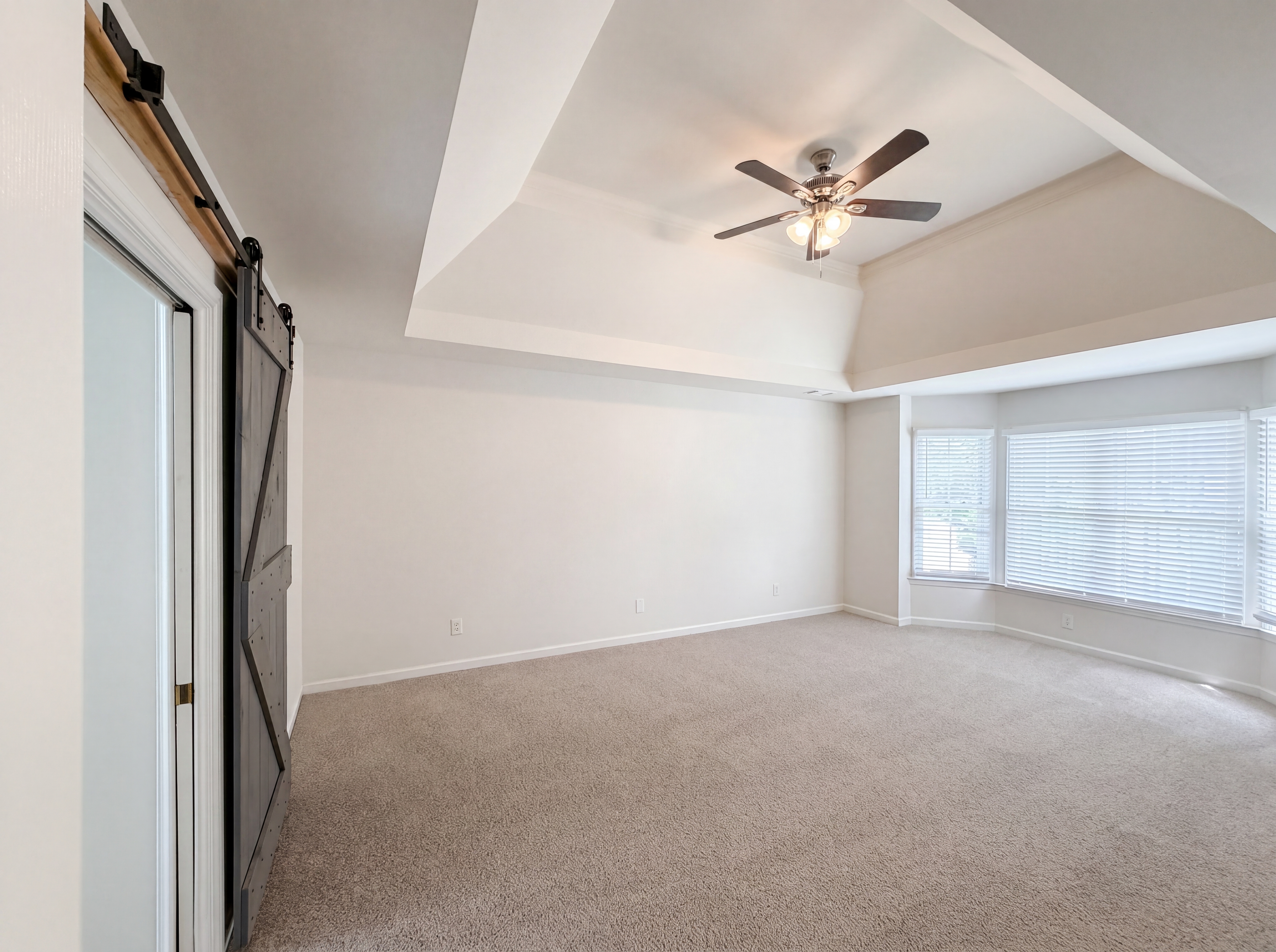 Photo 10 of 26 of 1900 Milfield Cir, Snellville, GA