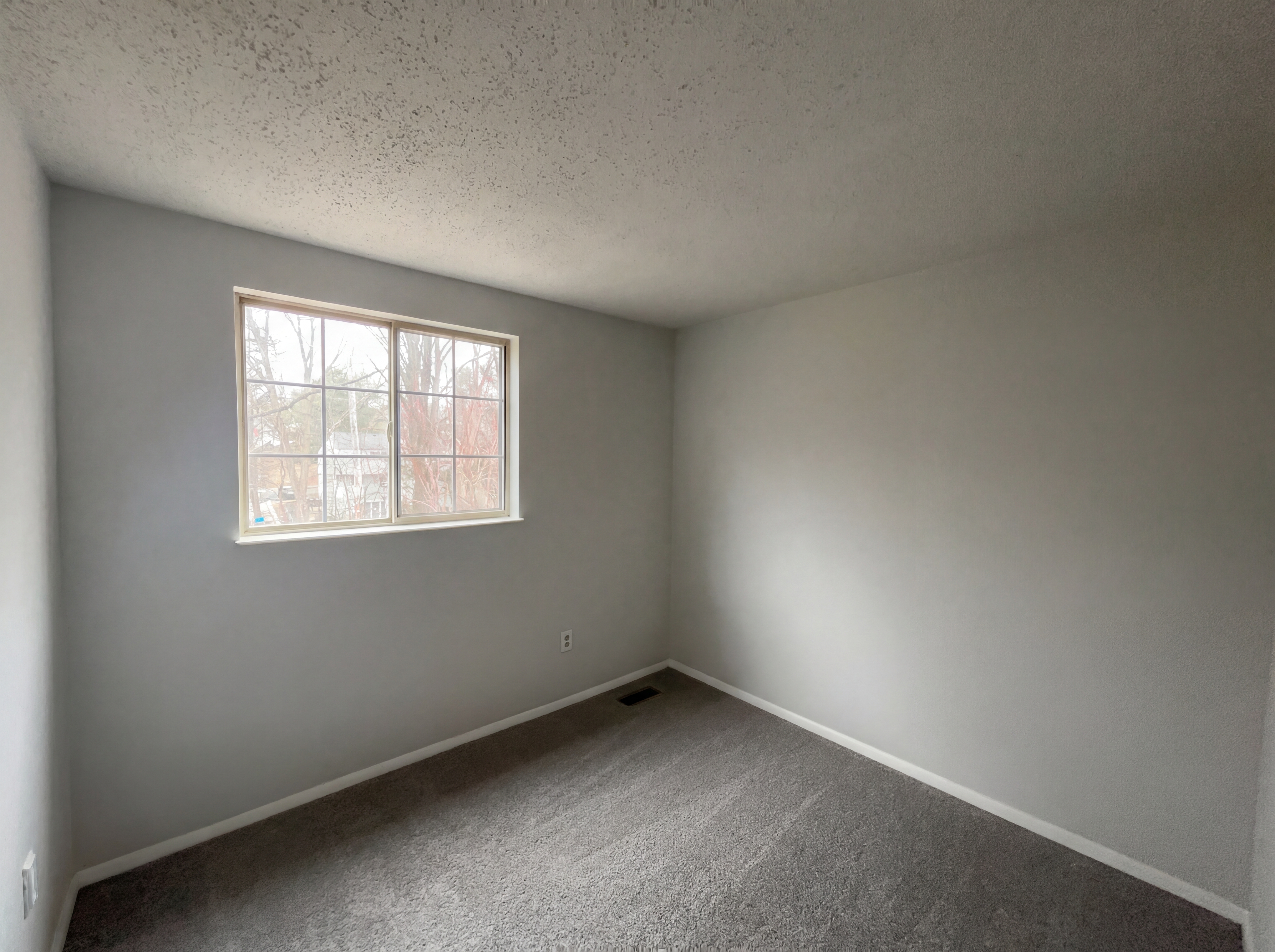Photo 13 of 18 of 13524 Bentley Cir, Woodbridge, VA