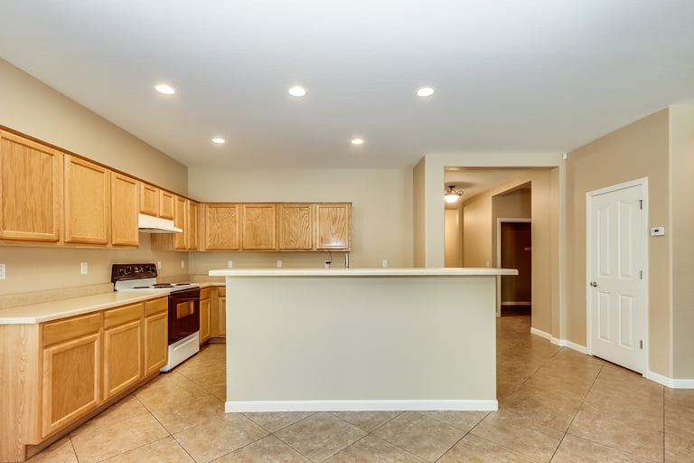 Photo 2 of 19 - 3507 S 80th Ave, Phoenix, AZ 85043