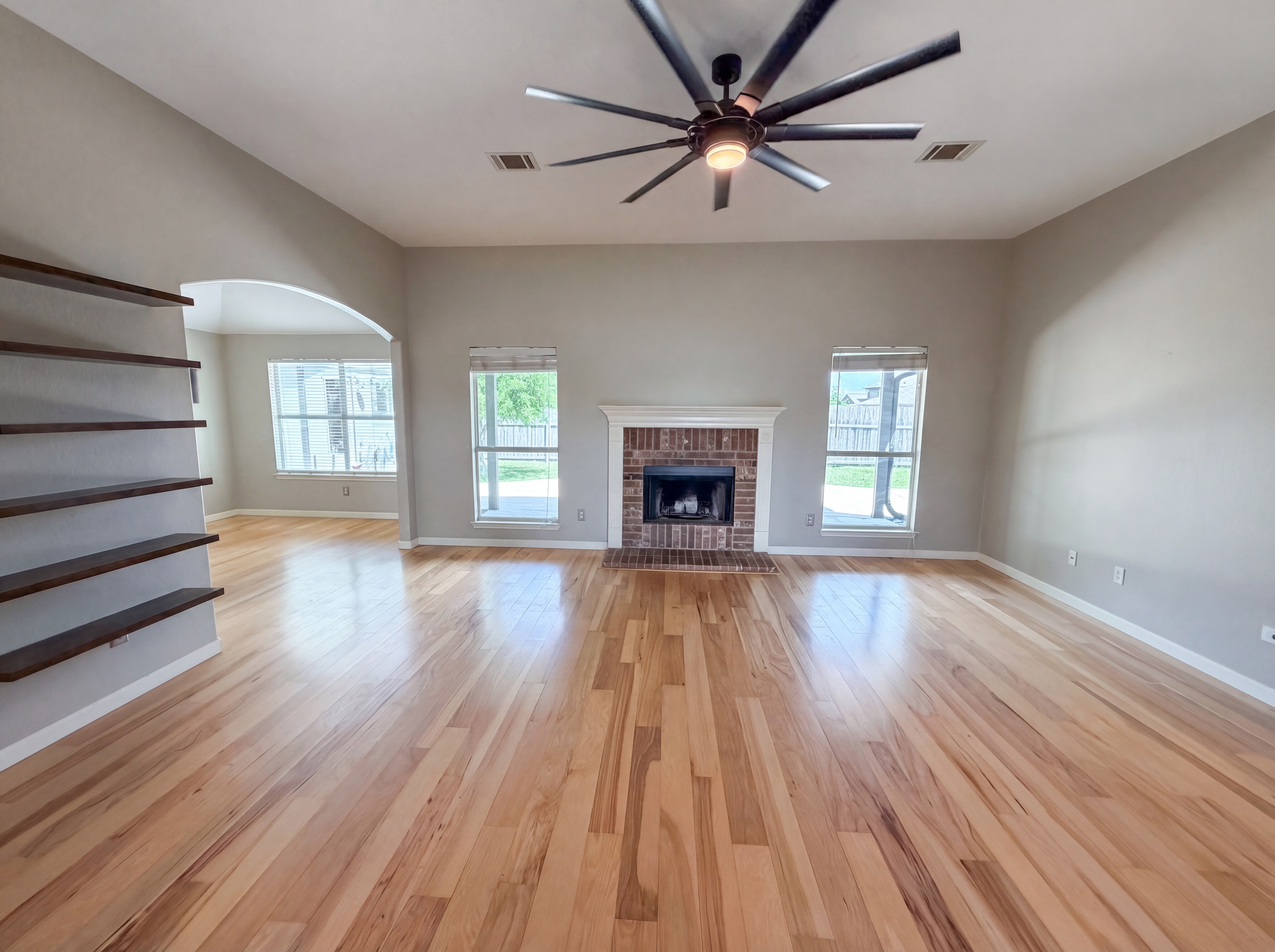 Photo 7 of 19 of 116 San Jacinto, Hutto, TX