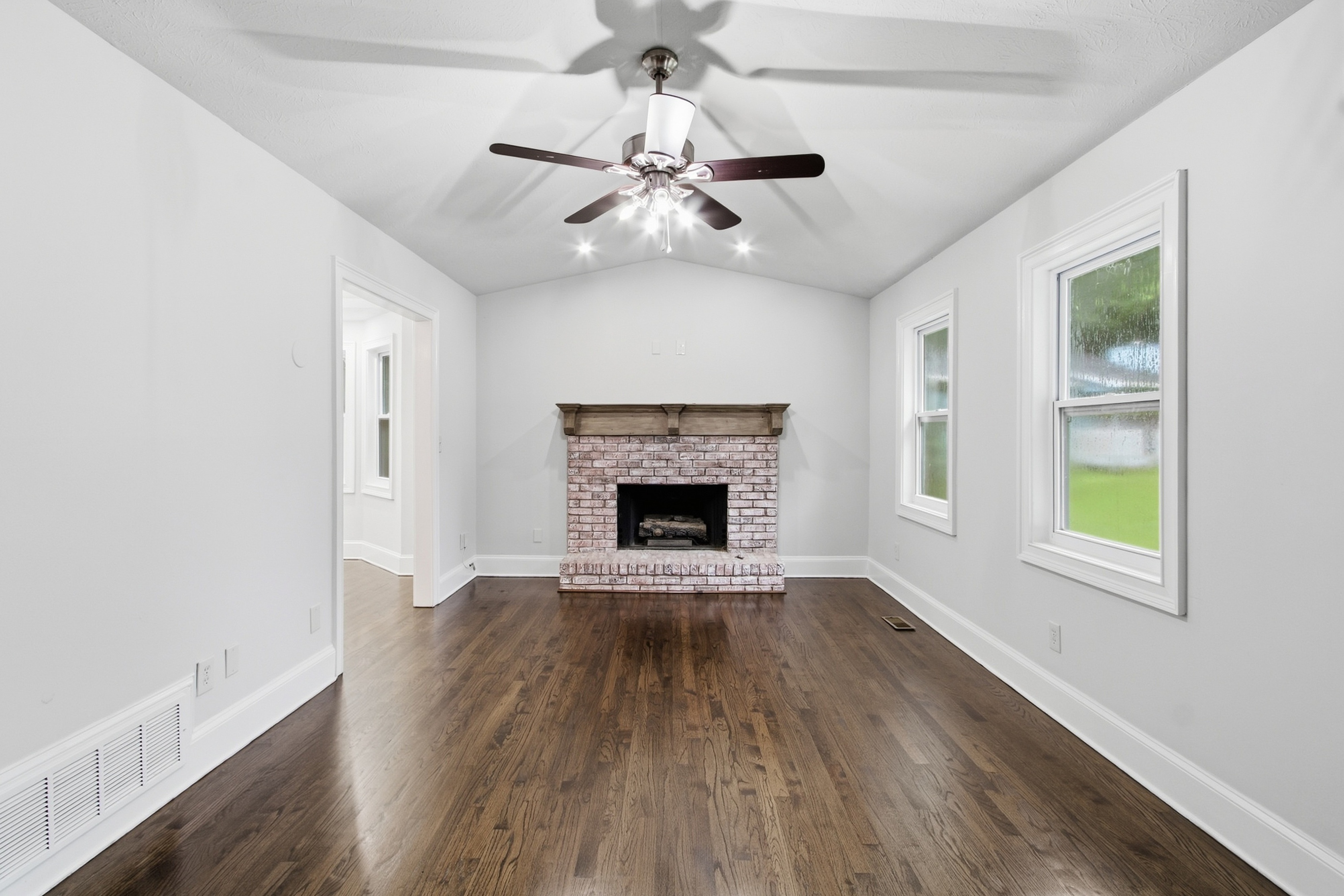 Photo 3 of 29 of 3240 Valley View St, Powder Springs, GA