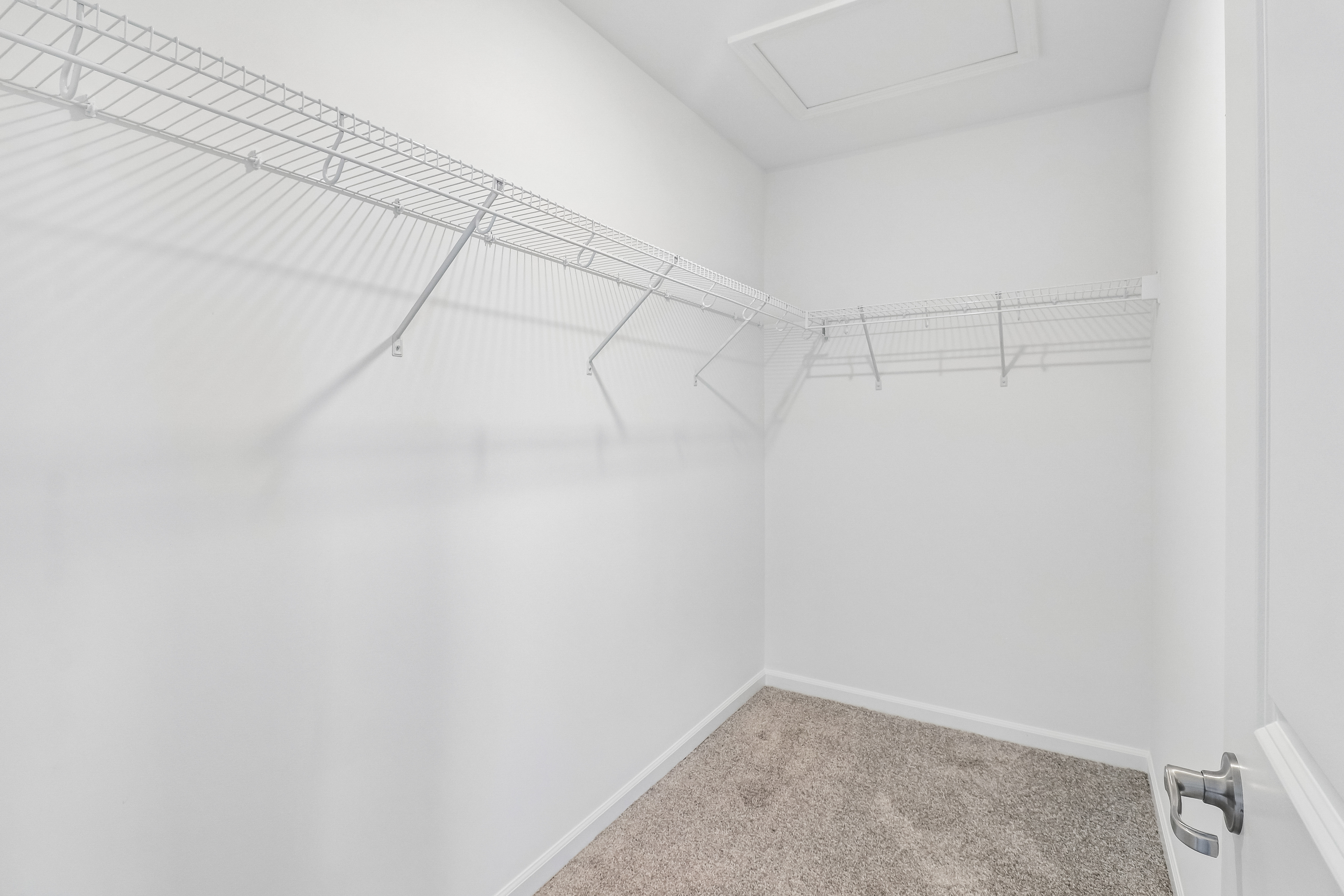 Photo 13 of 28 of 643 Cassia Ct, Crystal Lake, IL