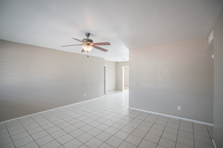Photo 12 of 28 - 8645 W Golden Ln, Peoria, AZ 85345