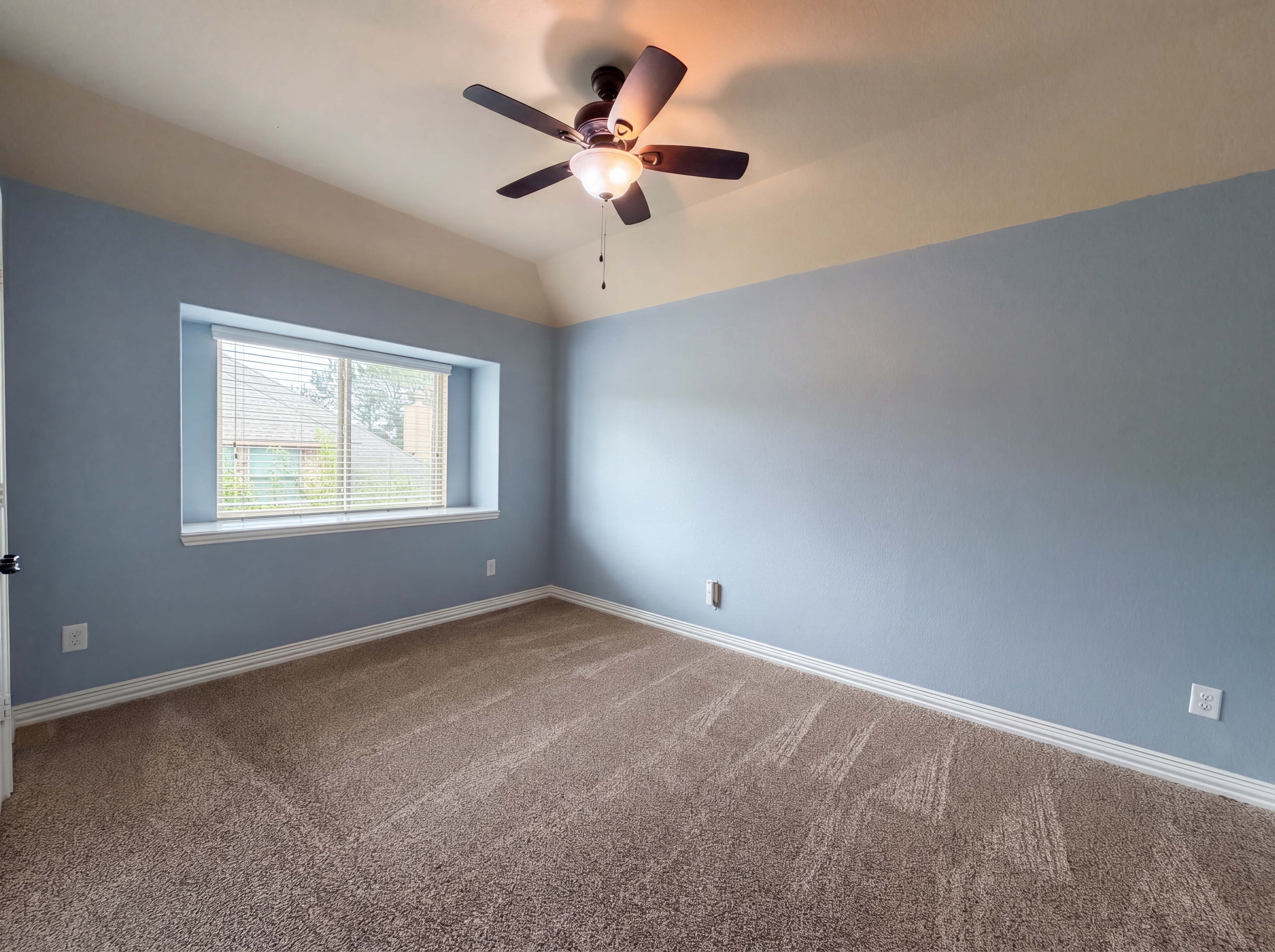 Photo 17 of 21 of 1036 Cedar Forest Dr, Conroe, TX