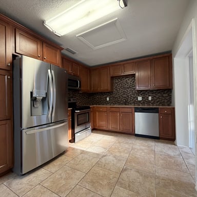 Property photo 2 of 6535 Lou Dr N