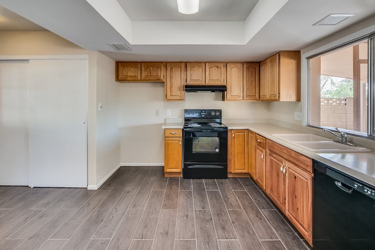Photo 10 of 27 - 2620 S Holbrook Ln, Tempe, AZ 85282