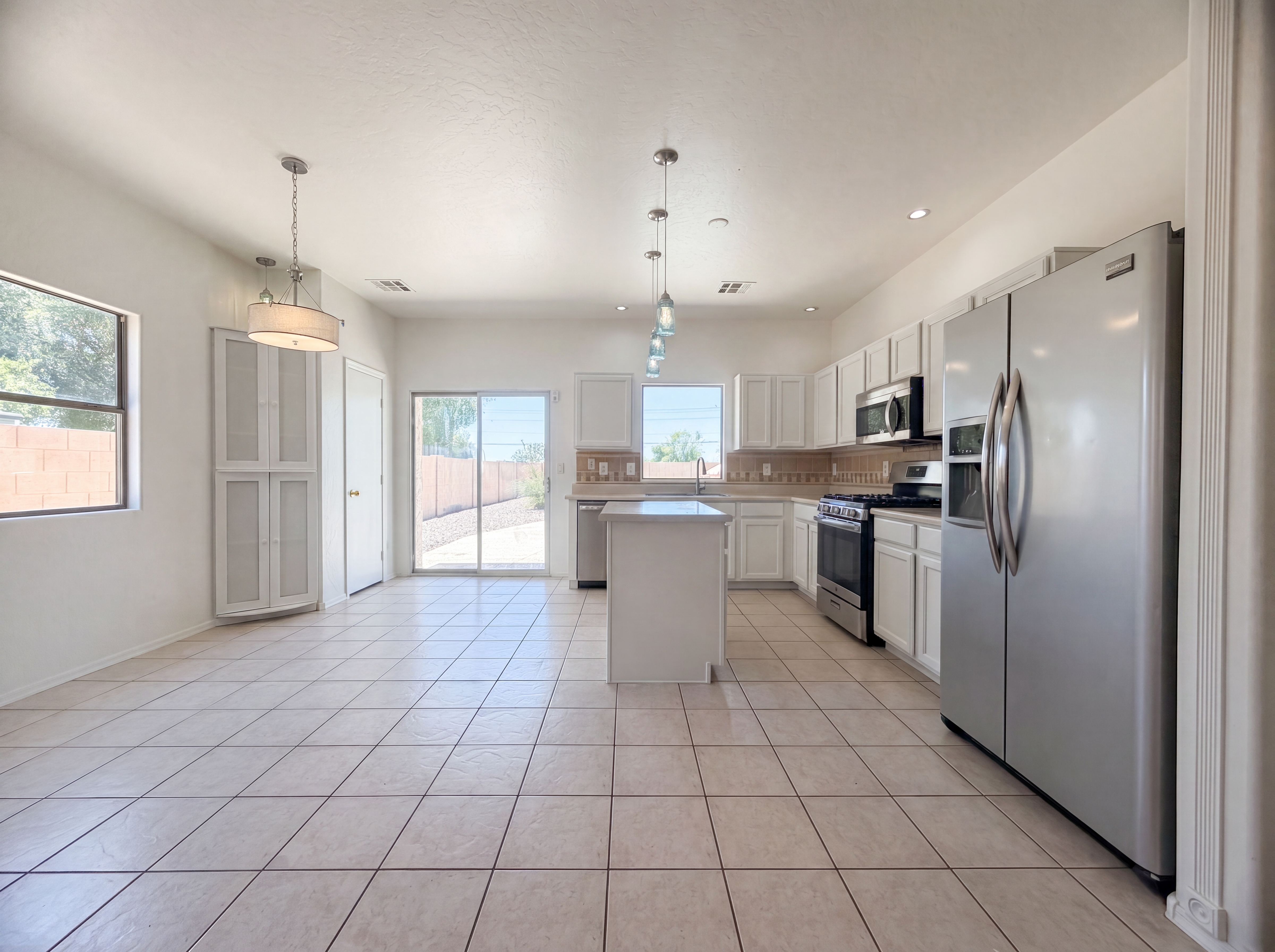 Photo 2 of 18 of 40282 N Przewalski St, San Tan Valley, AZ