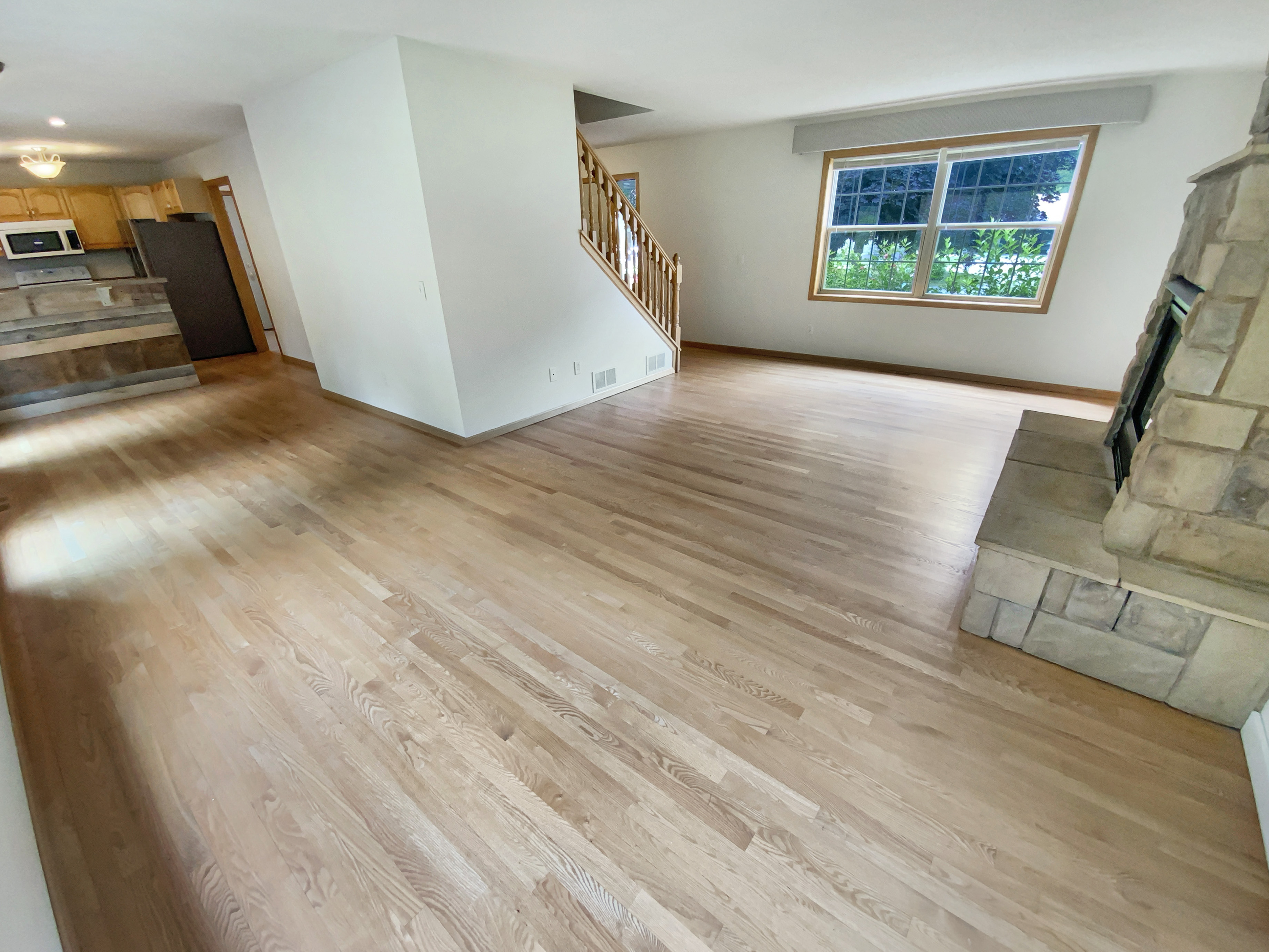 Photo 9 of 23 of 3017 Rainier Ct, Burnsville, MN