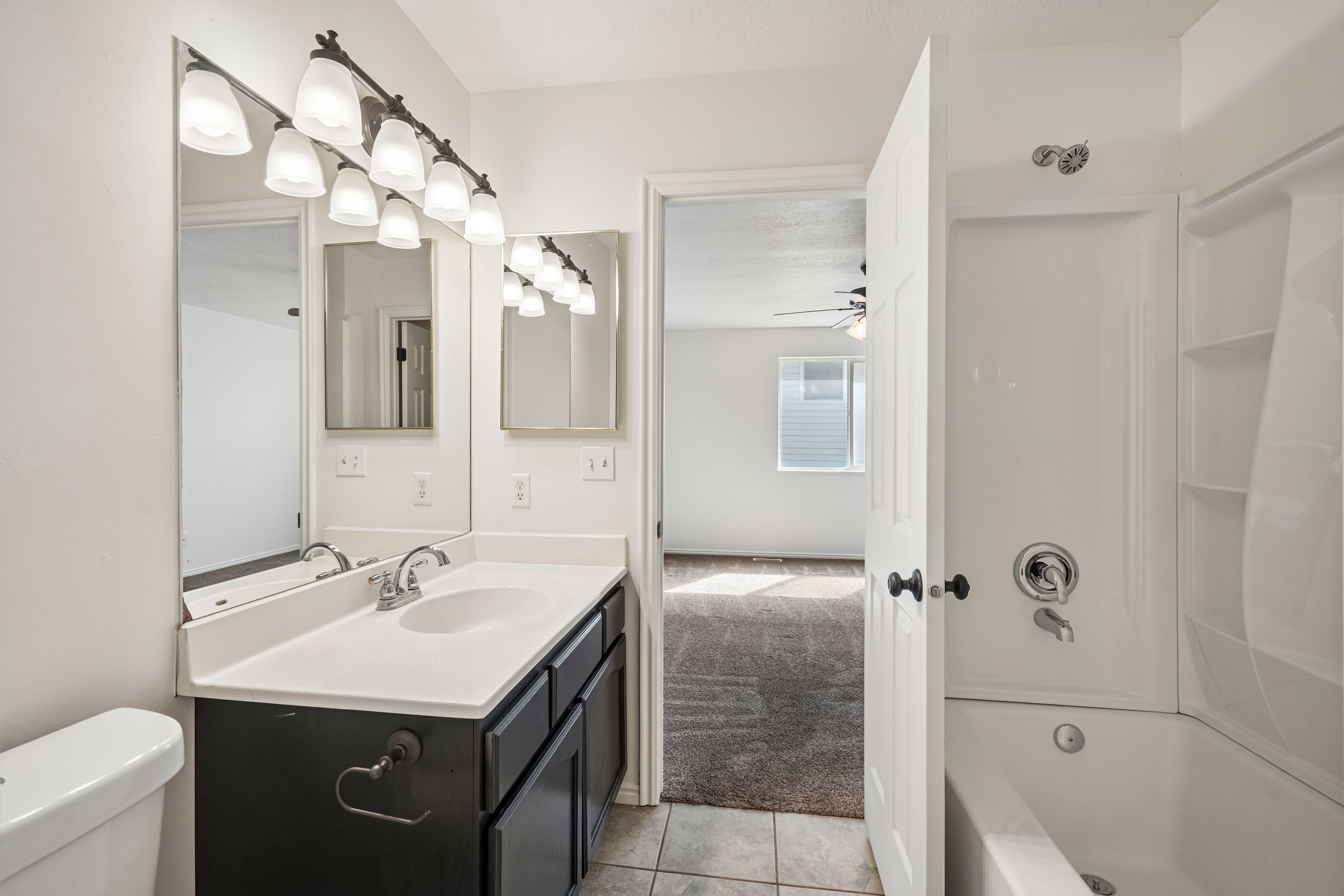 Photo 6 of 43 of 1204 E 3225 N, Layton, UT
