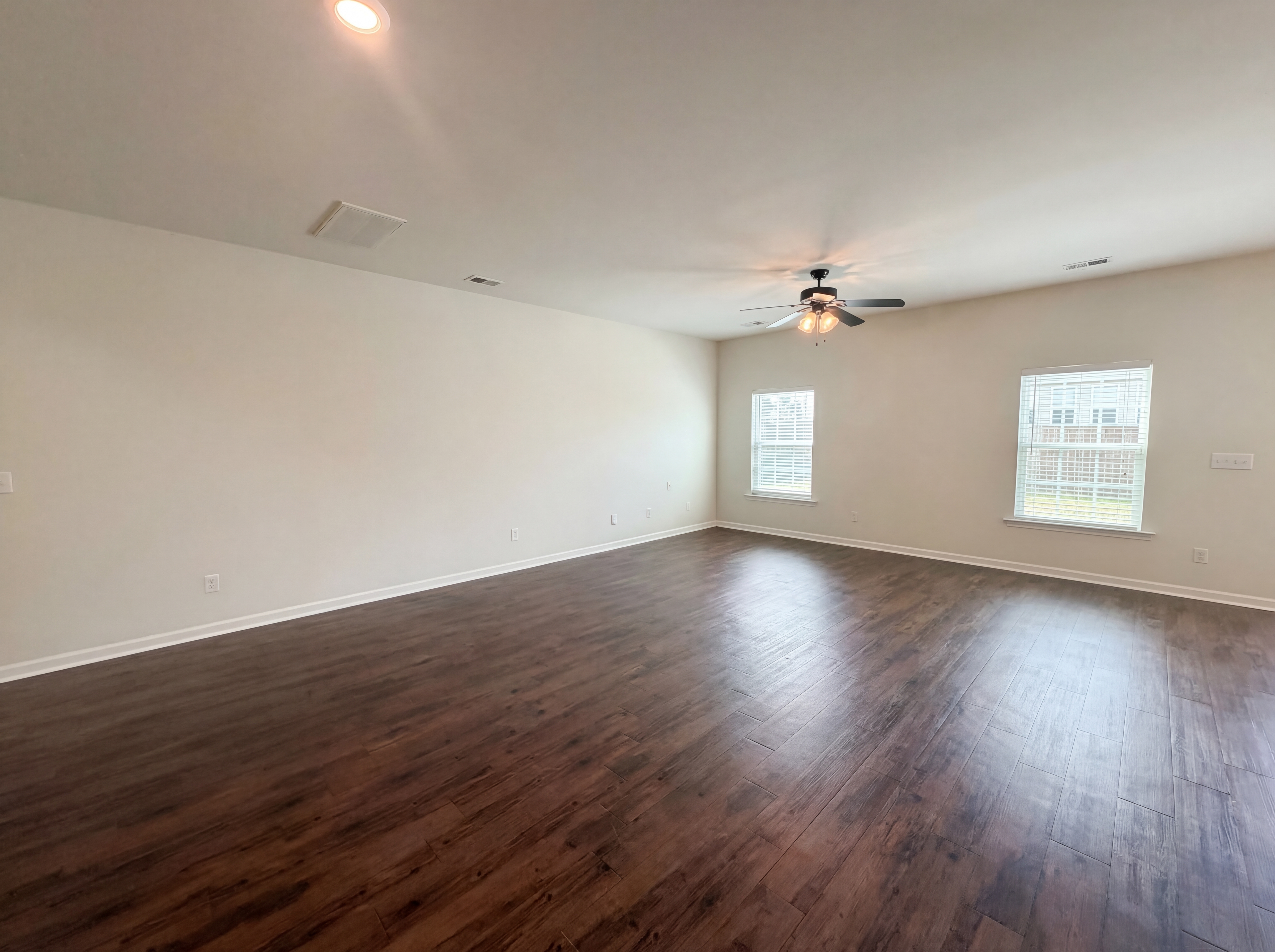 Photo 3 of 22 of 130 Hyrne Dr, Goose Creek, SC