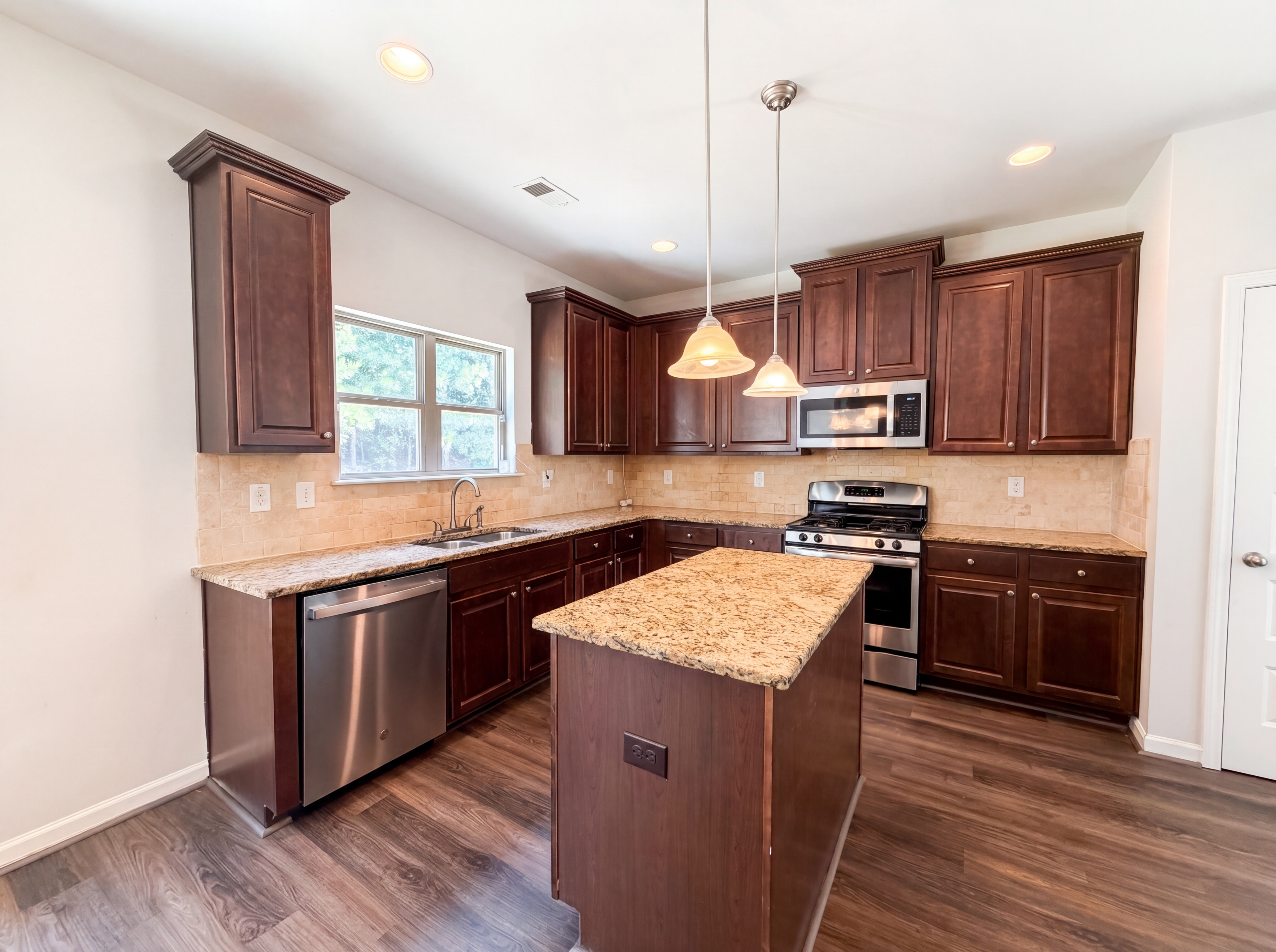 Photo 8 of 29 of 2182 Apple Orchard Way, Austell, GA