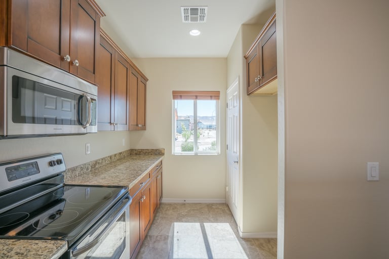 Photo 29 of 29 - 404 W Latona Rd, Phoenix, AZ 85041