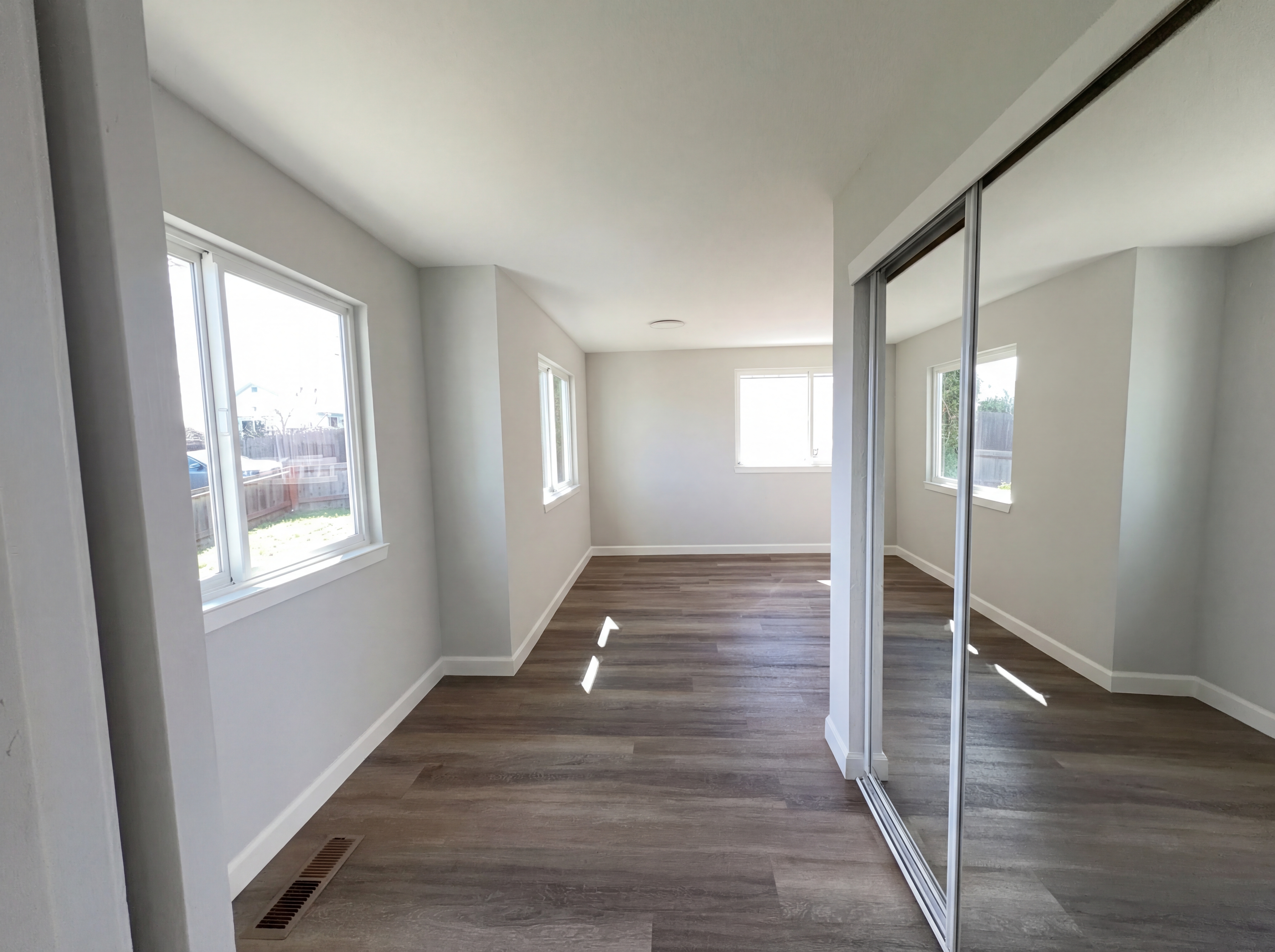 Photo 8 of 43 of 2291 Yale St, Martinez, CA