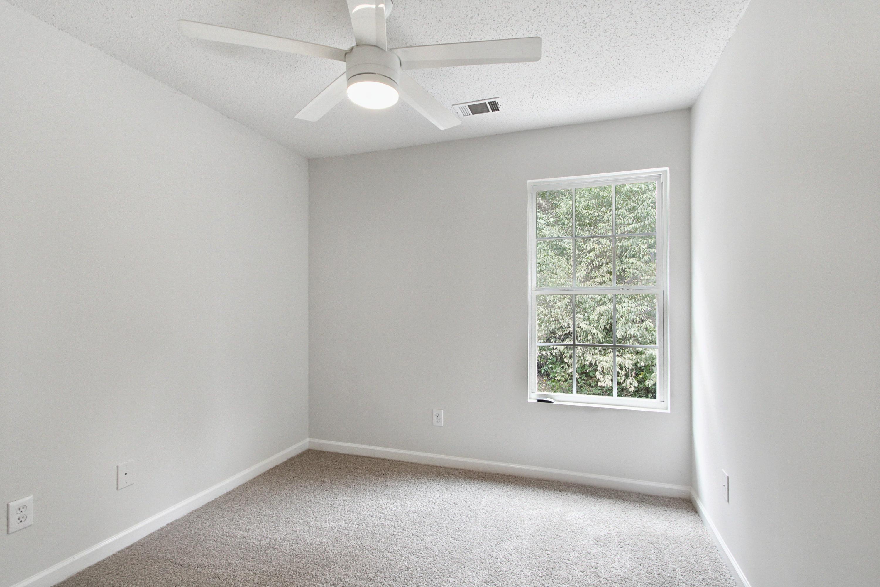 Photo 15 of 31 of 1508 Box Cir, Winder, GA