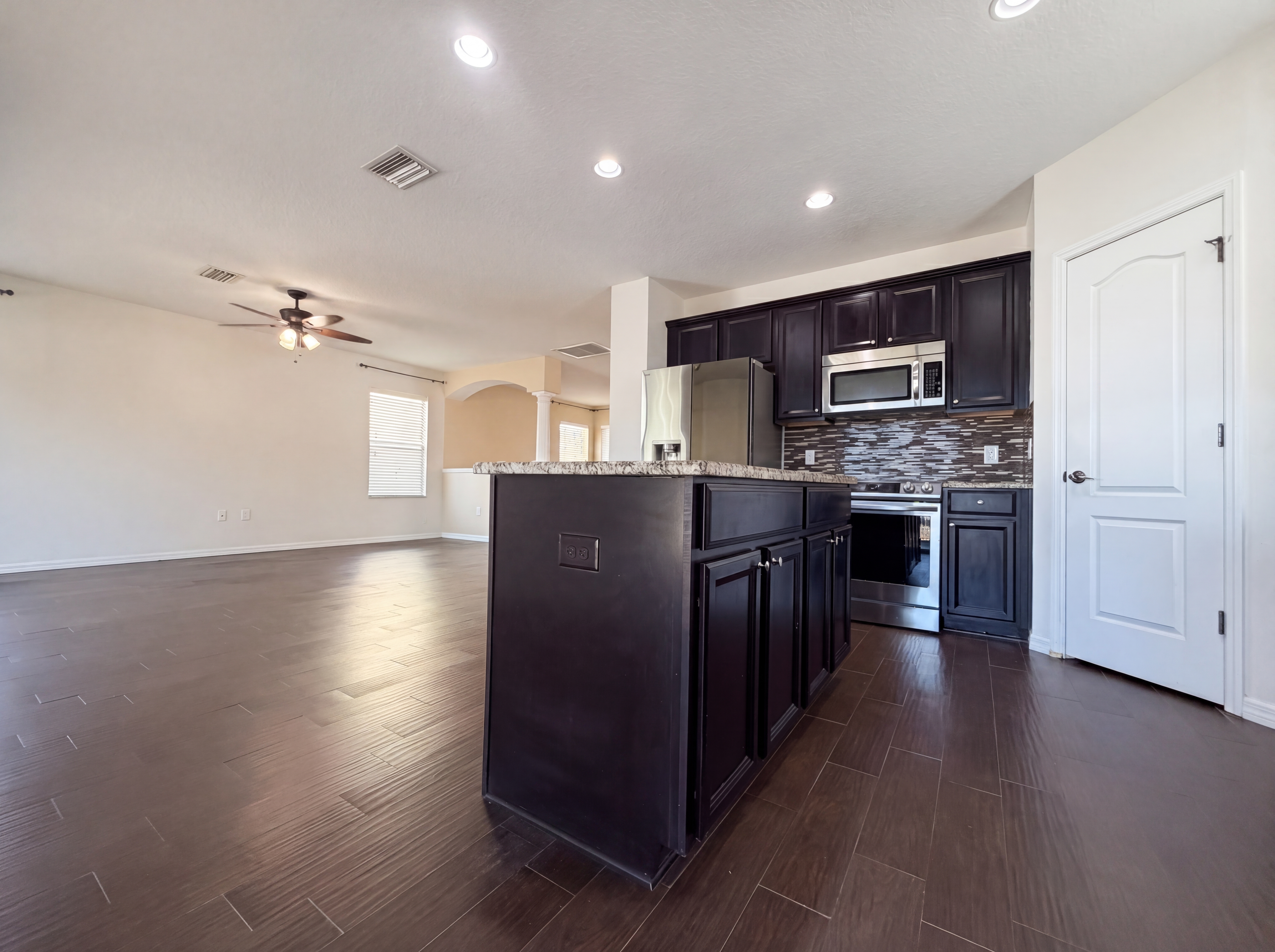 Photo 13 of 36 of 12437 Field Point Way, Spring Hill, FL
