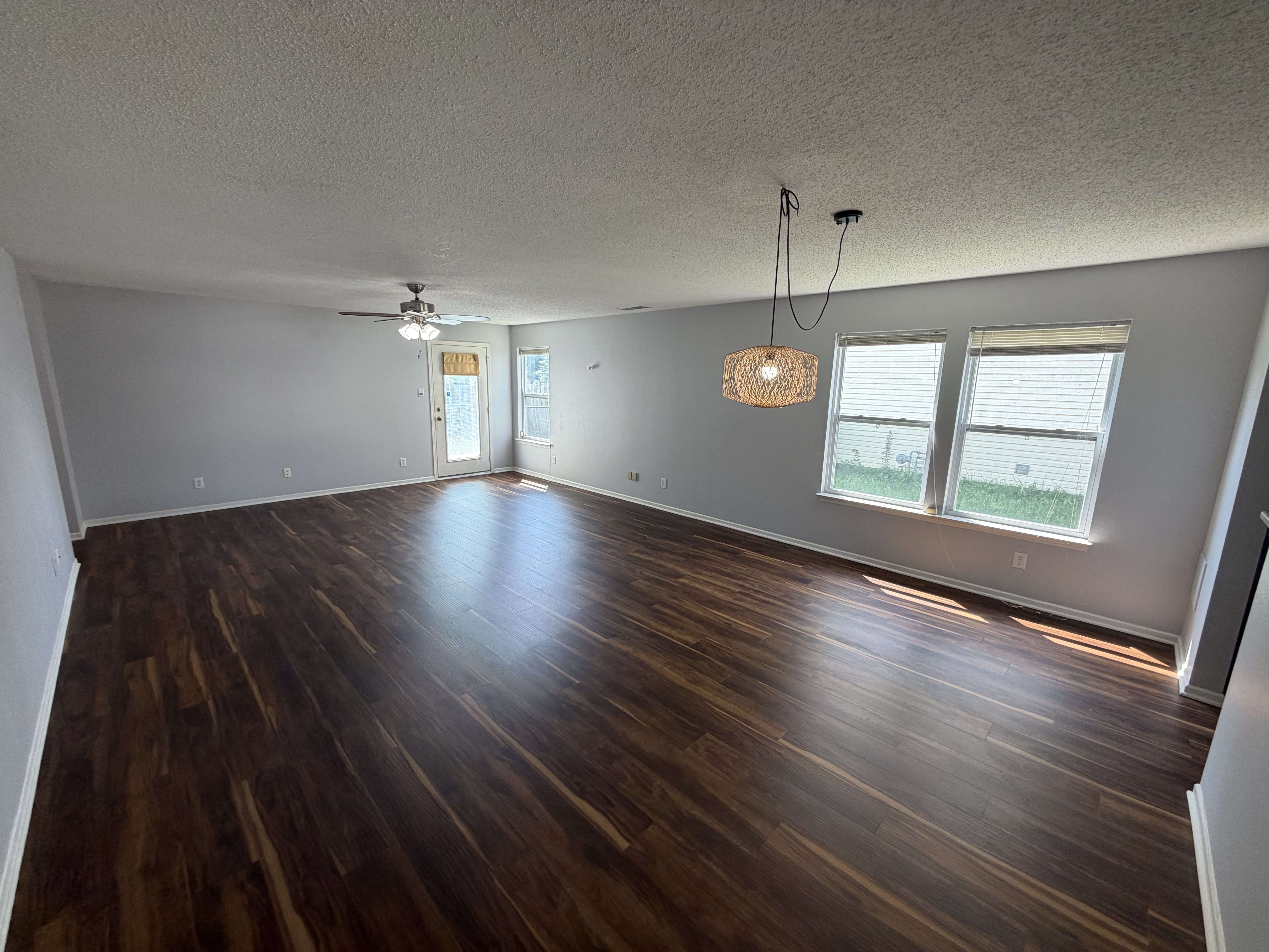 Photo 3 of 27 of 14301 Weeping Cherry Dr, Fishers, IN