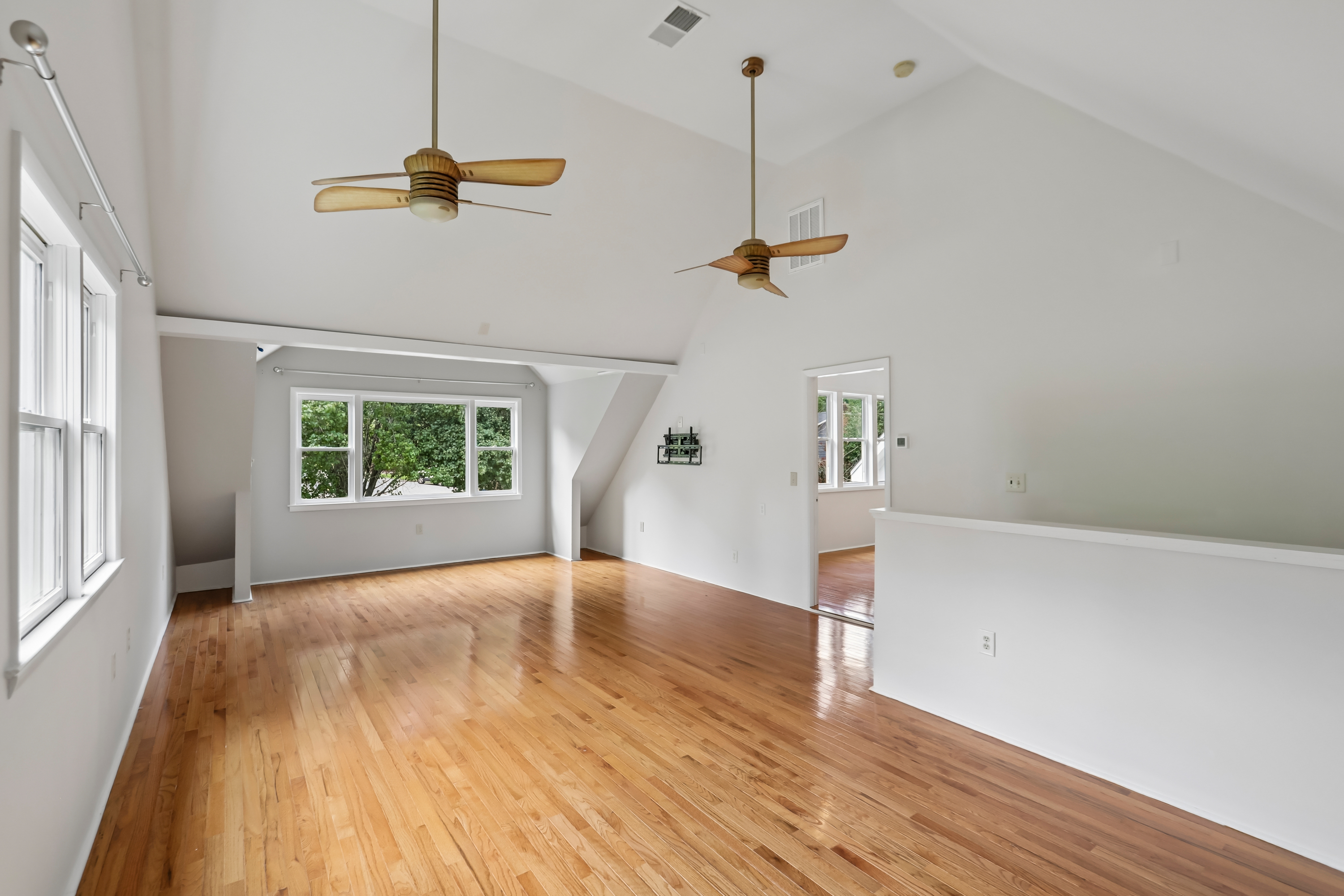 Photo 4 of 29 of 916 Quail Ave, Wake Forest, NC