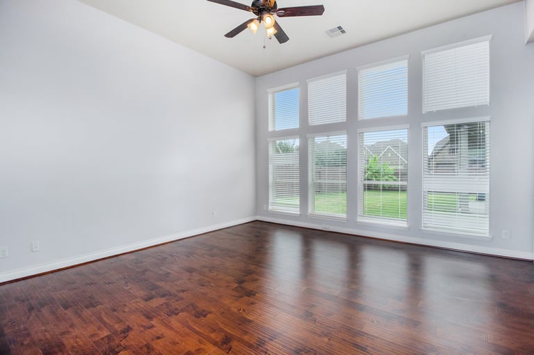 Photo 12 of 17 - 6433 Delta Crossing Ct, Rosenberg, TX 77471