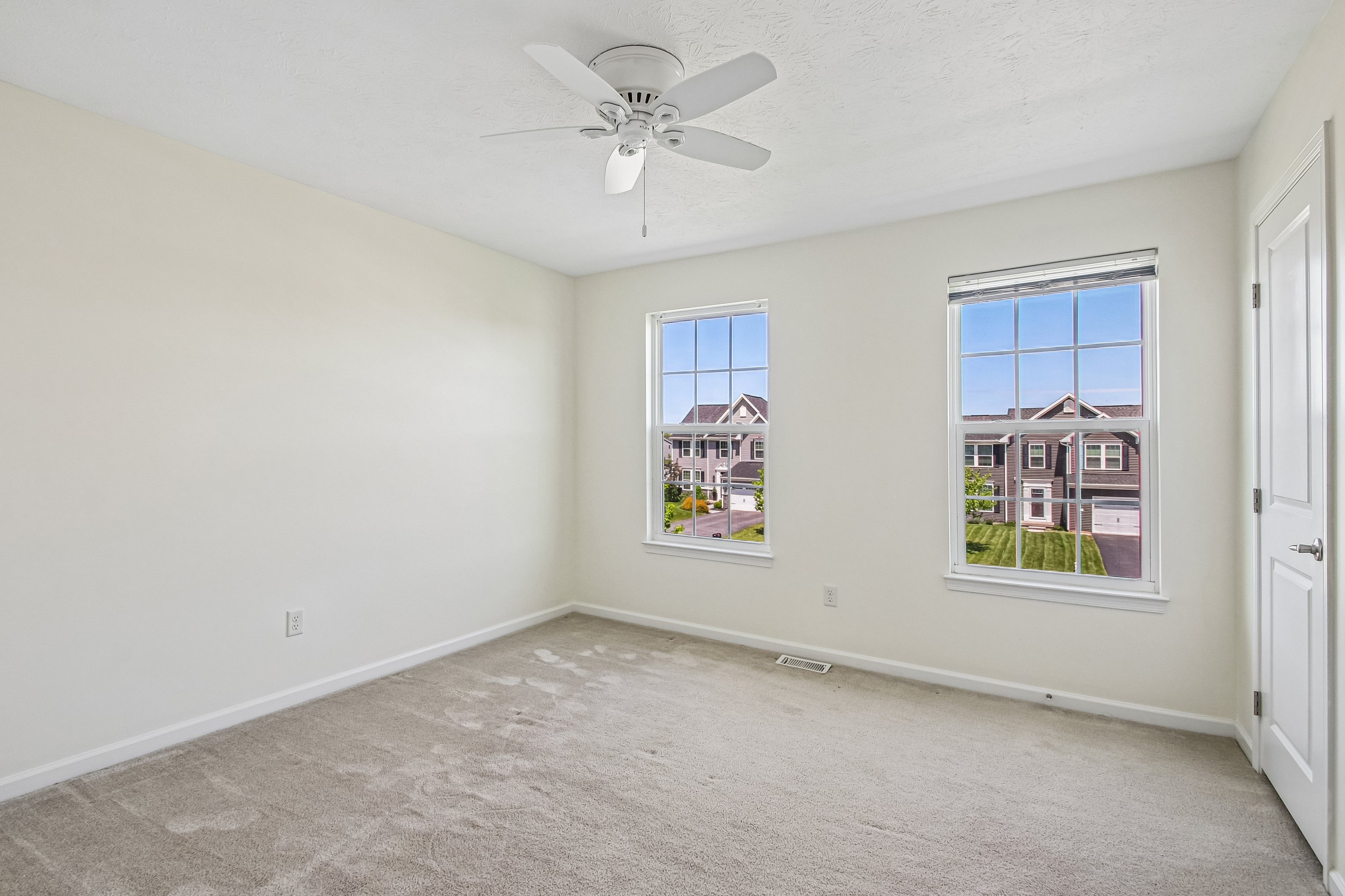 Photo 22 of 48 of 6007 Amber Dr, Farmington, NY