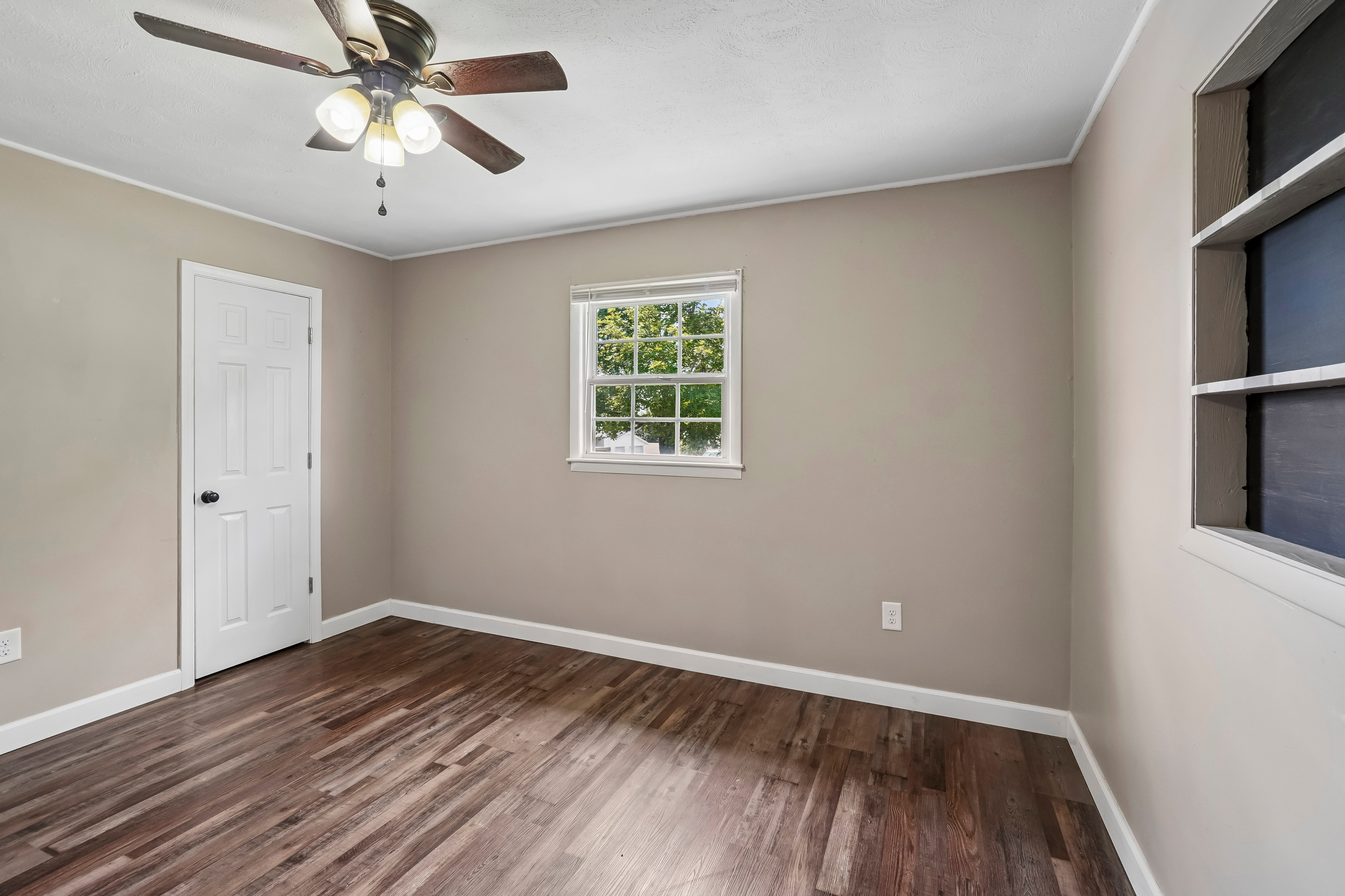 Photo 14 of 36 of 807 Hilltop Dr, Greeneville, TN