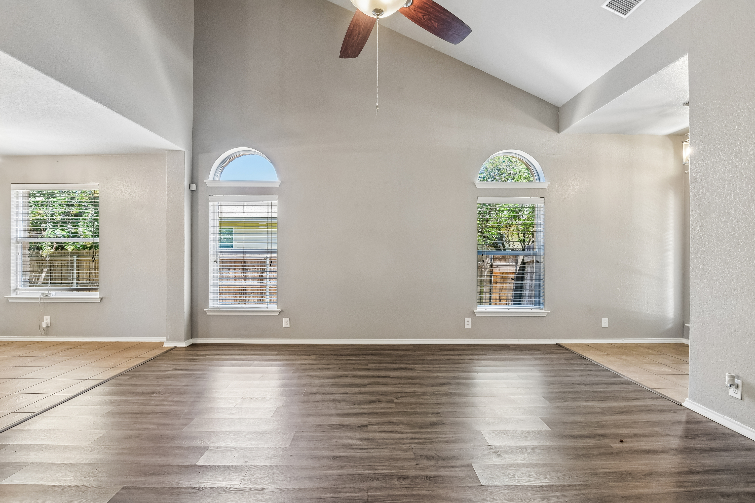 Photo 12 of 49 of 2535 Fayette Dr, New Braunfels, TX