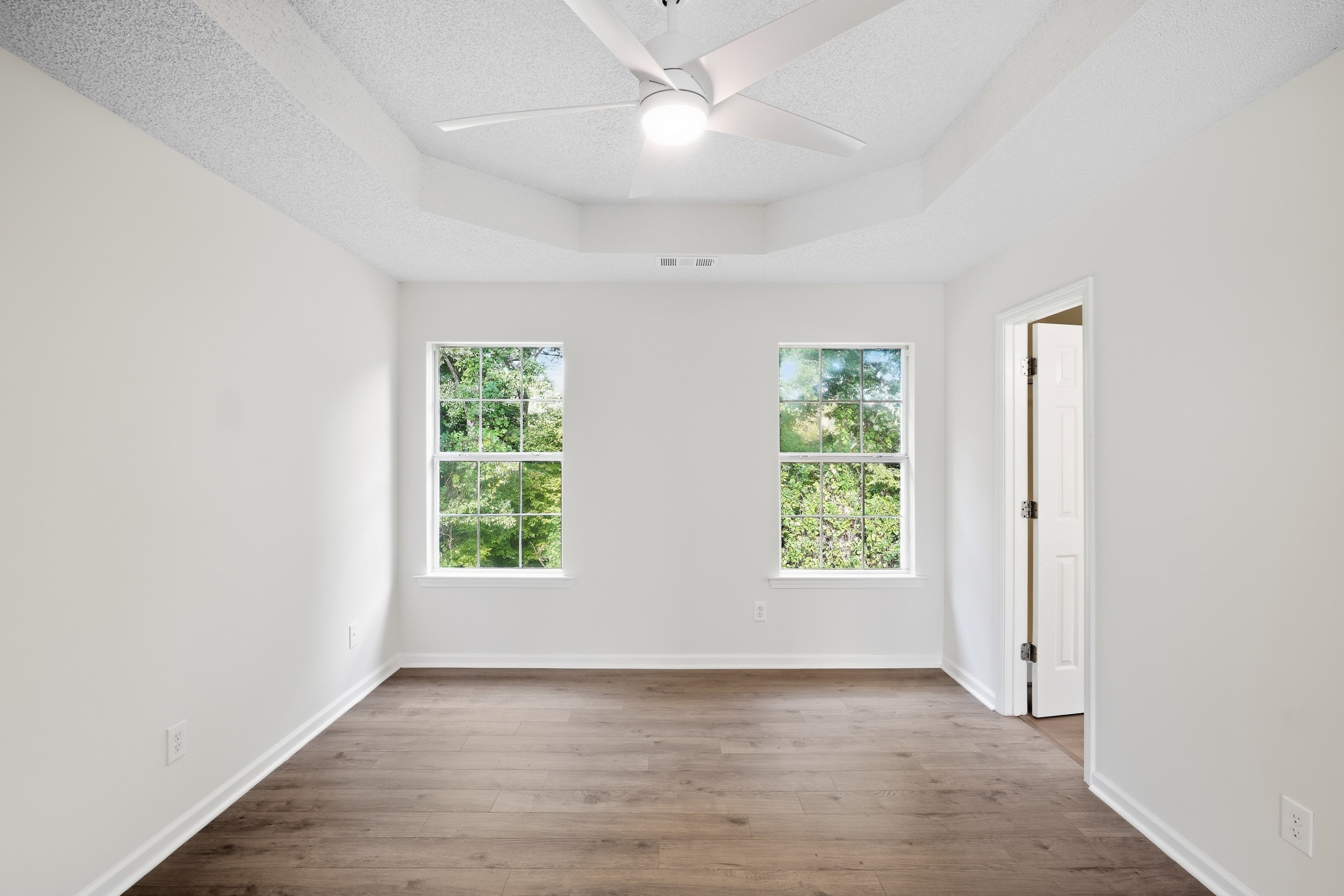 Photo 4 of 36 of 5129 Buchli Crest Ct, Lithonia, GA