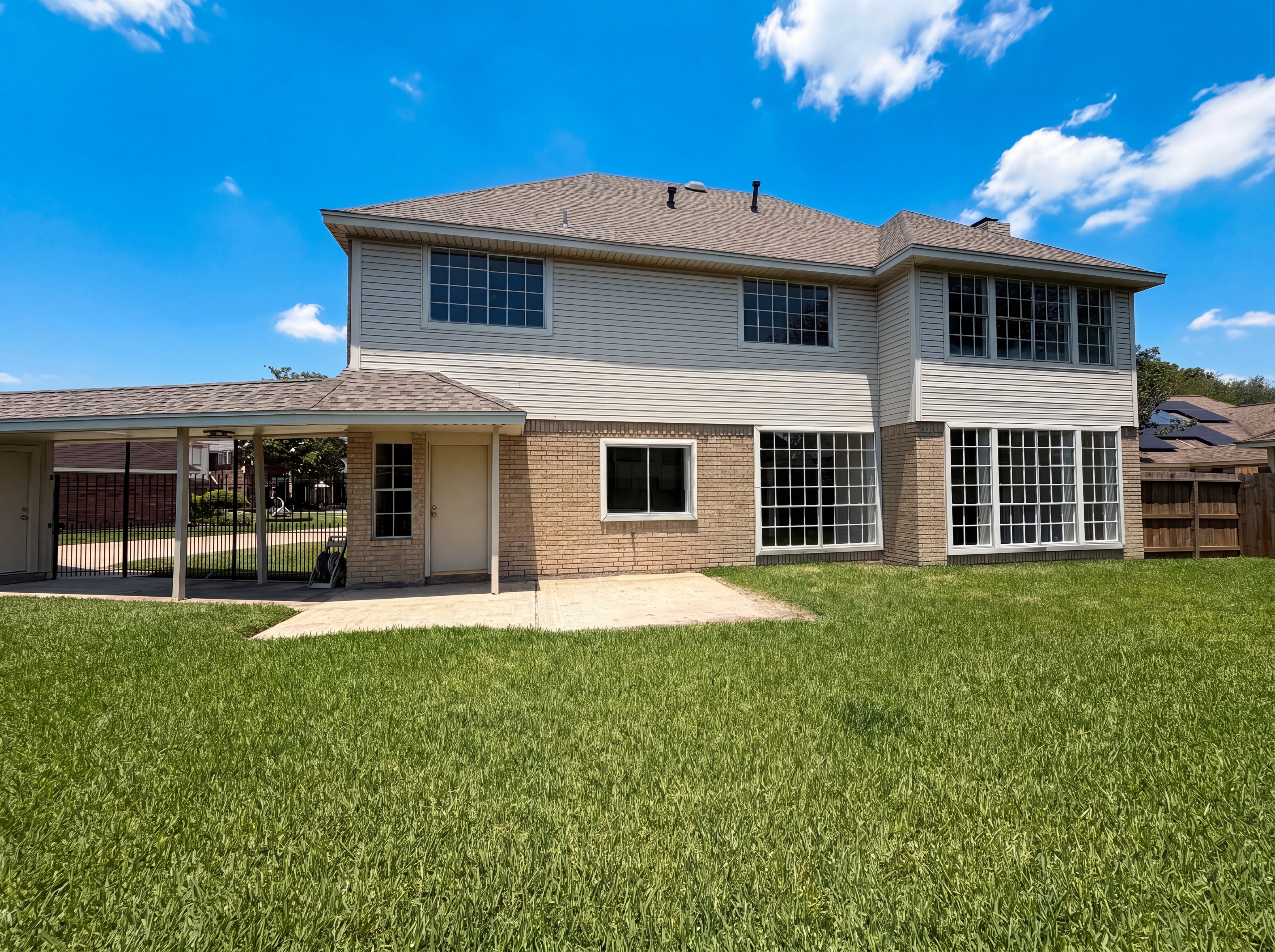 Photo 5 of 22 of 2124 Wimbleton Ct, Pearland, TX