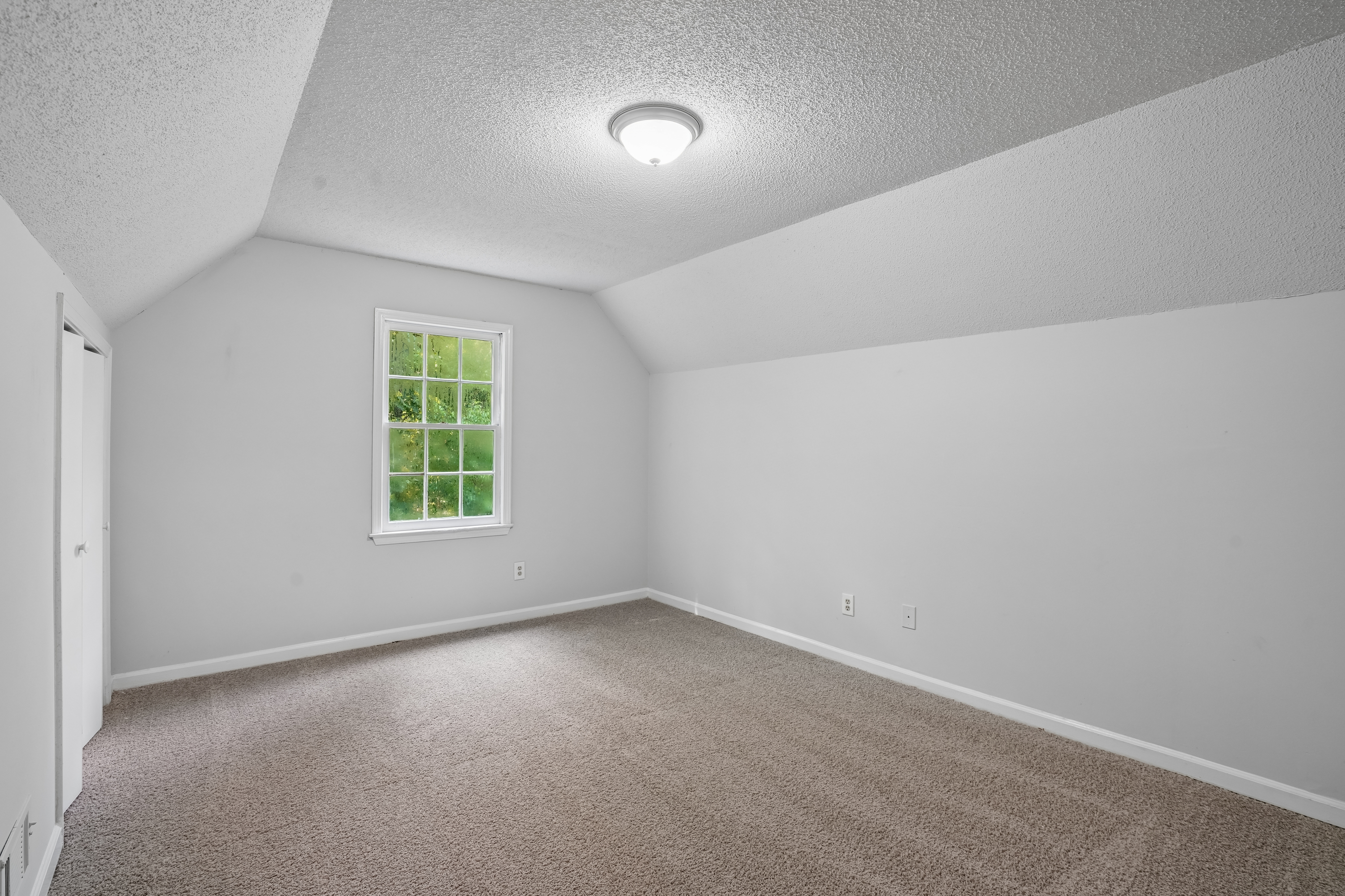 Photo 19 of 40 of 2 Sumer Ln S, Douglasville, GA