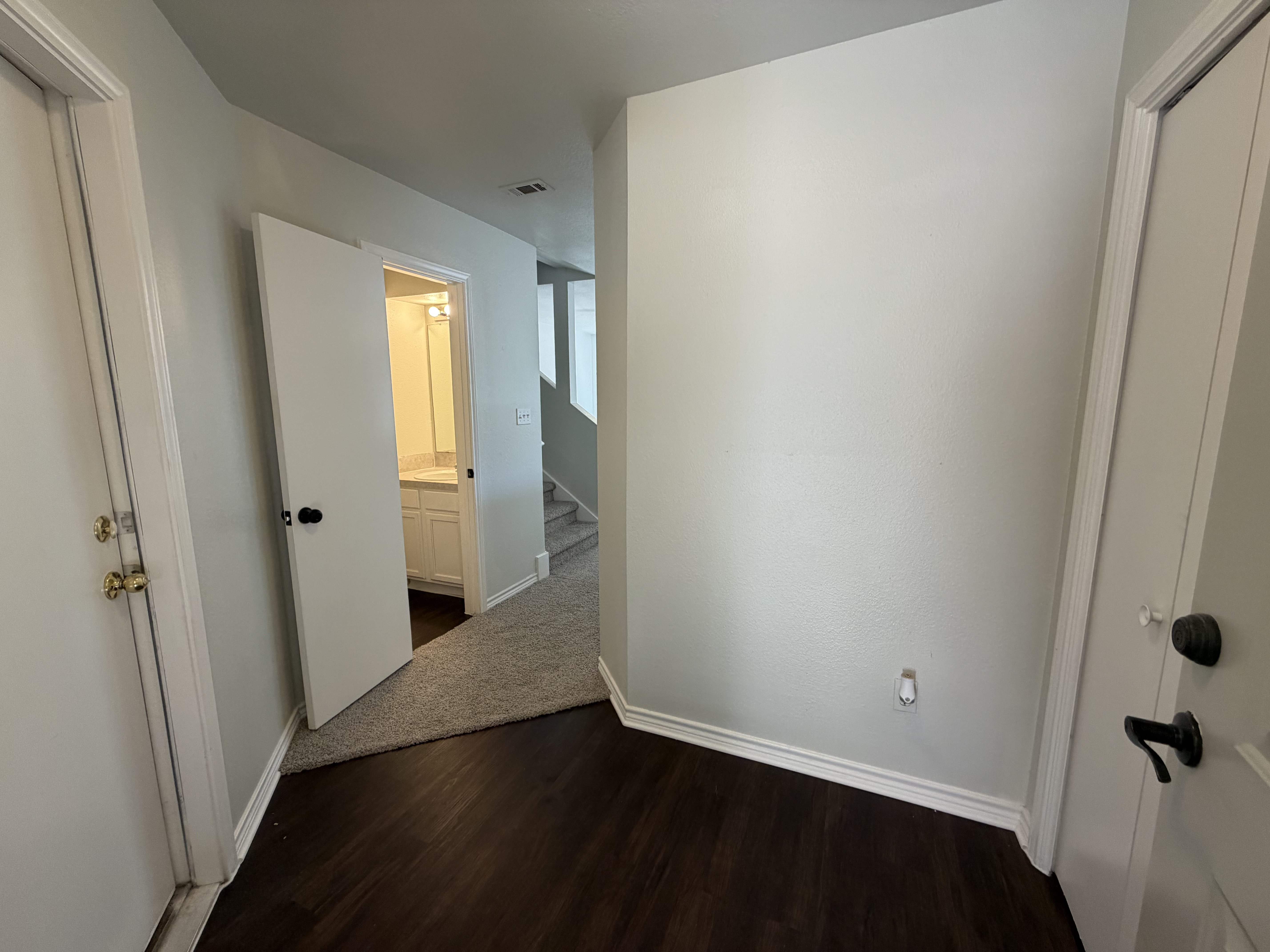 Photo 12 of 17 of 1555 Parkfield Cir, Round Rock, TX