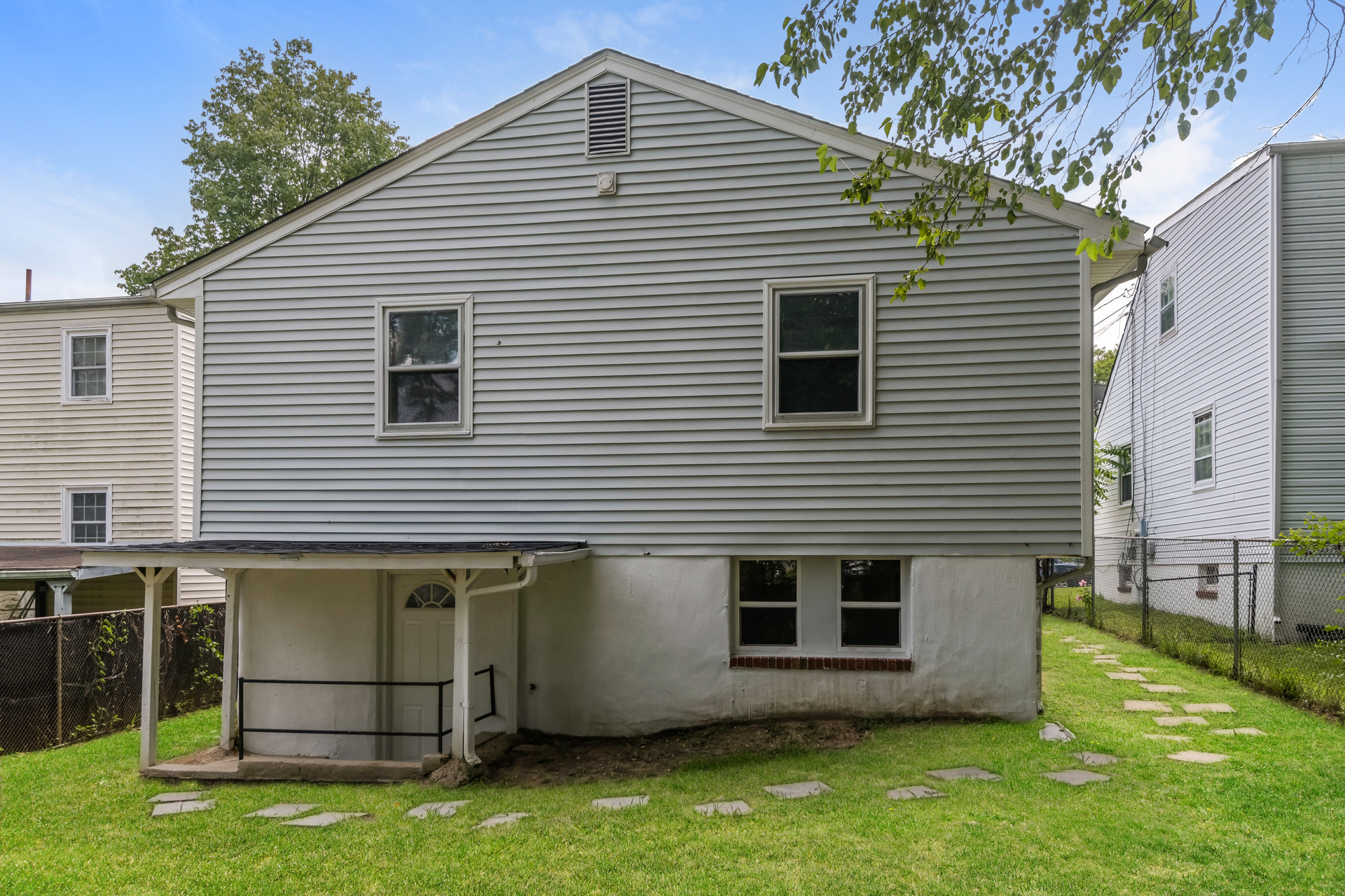 Photo 4 of 22 of 4810 Lexington Ave, Beltsville, MD
