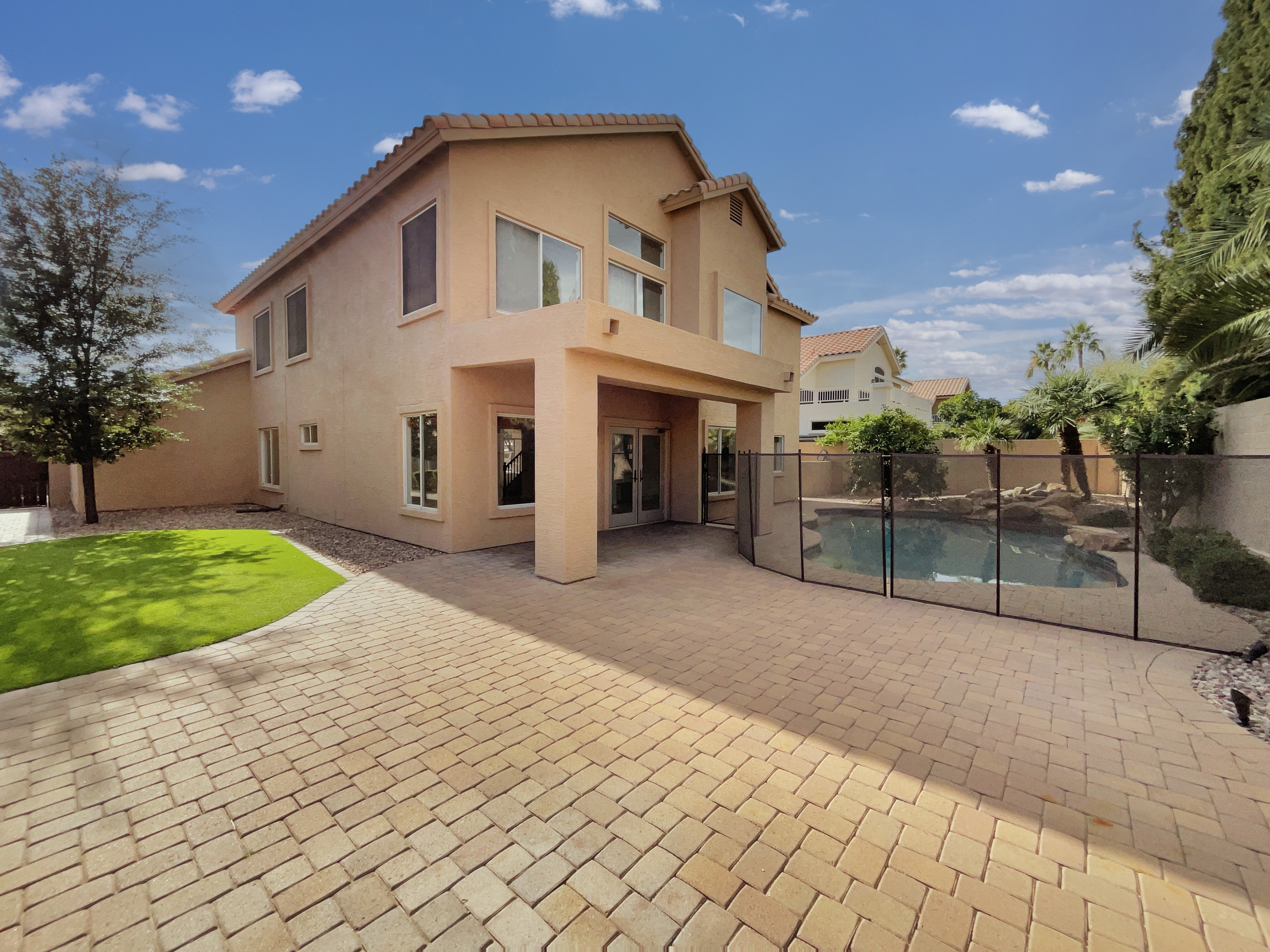 Photo 5 of 26 of 1616 E Glenhaven Dr, Phoenix, AZ