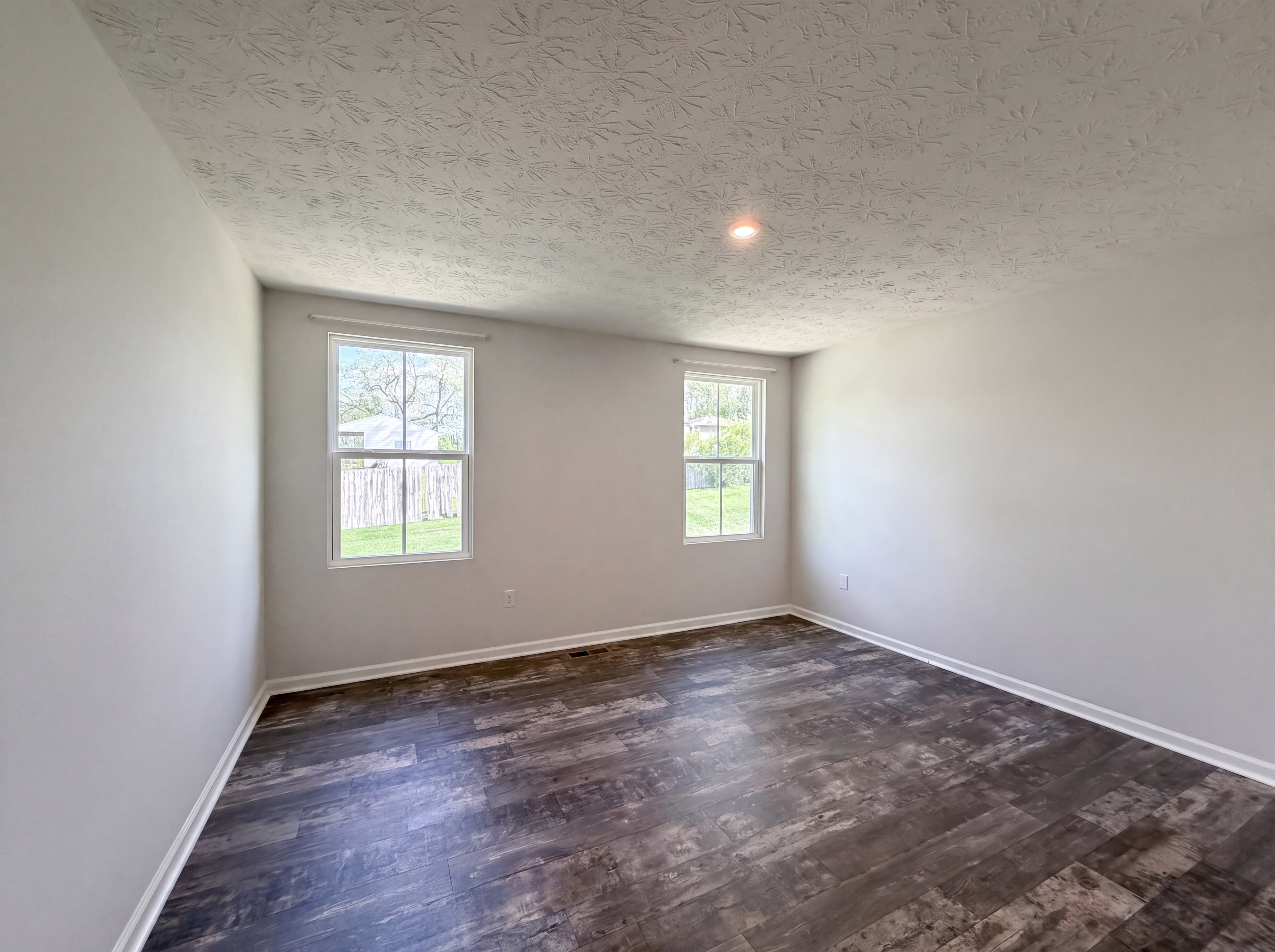 Photo 10 of 21 of 5790 Bentwood Dr, Middletown, OH