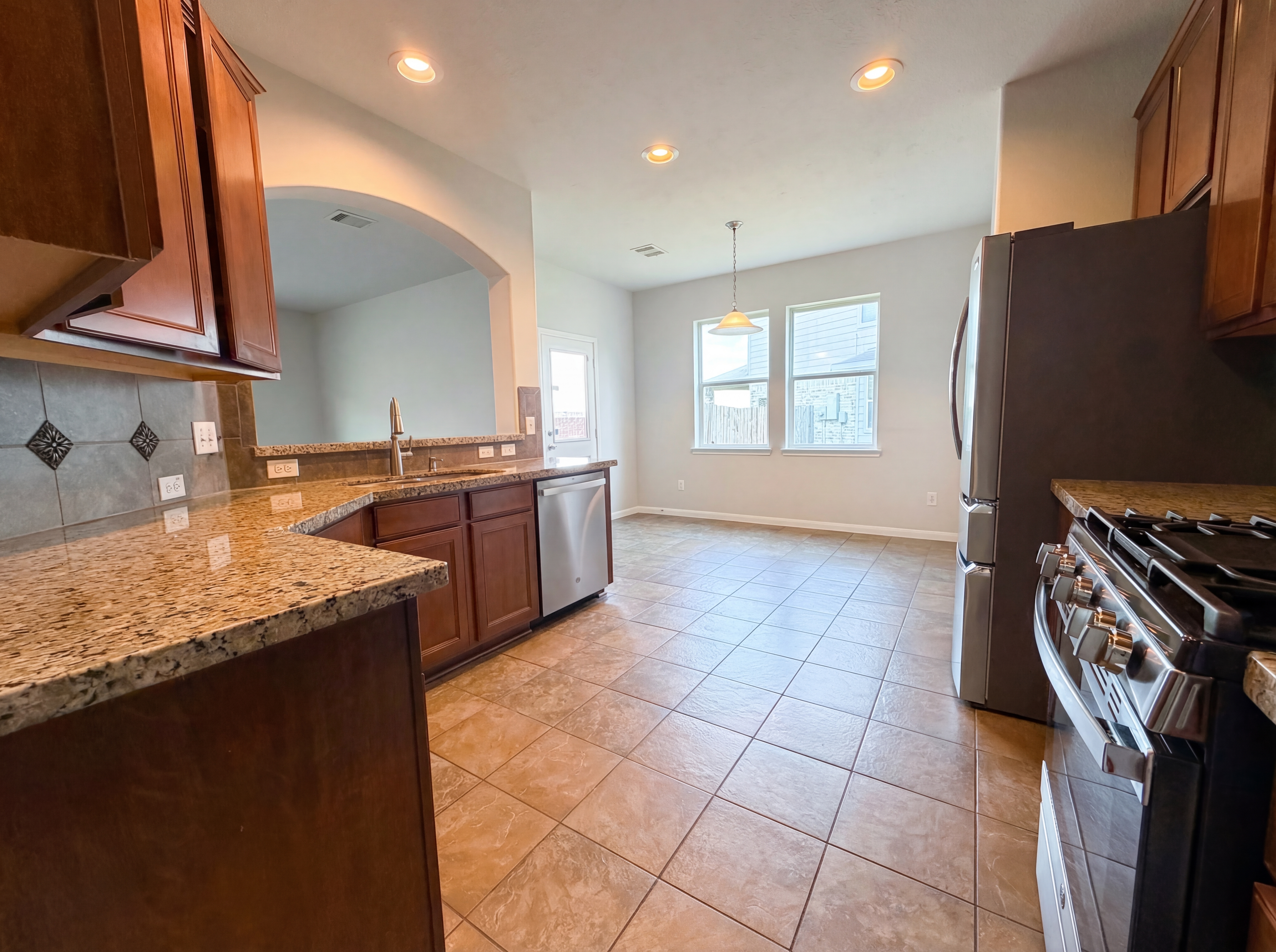 Photo 10 of 24 of 26306 Fox Ridge Ln, Katy, TX