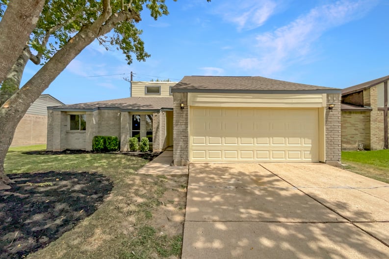 Property photo 1 of 6214 Clayridge Dr
