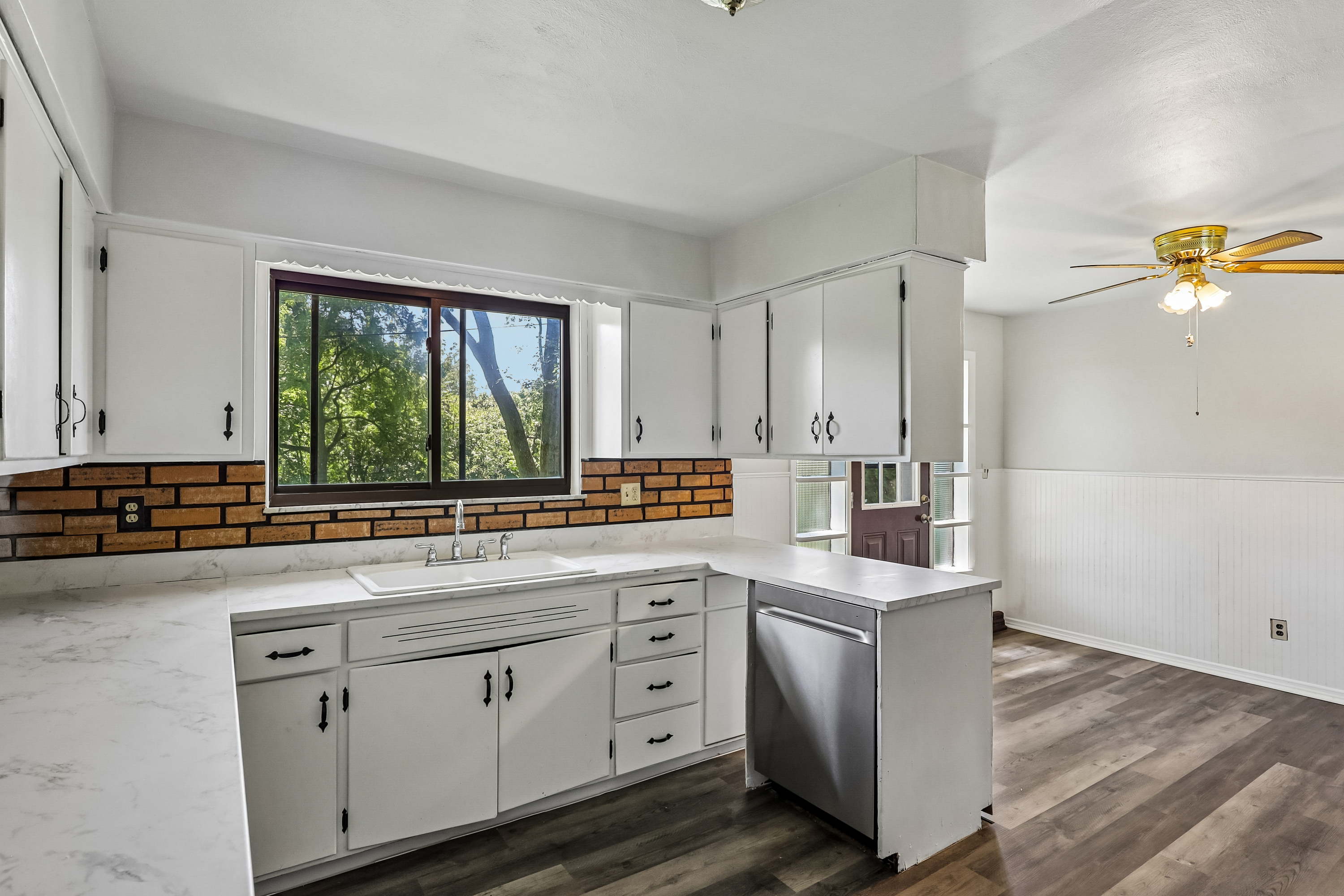 Photo 15 of 42 of 4071 Carondelet Dr, Dayton, OH