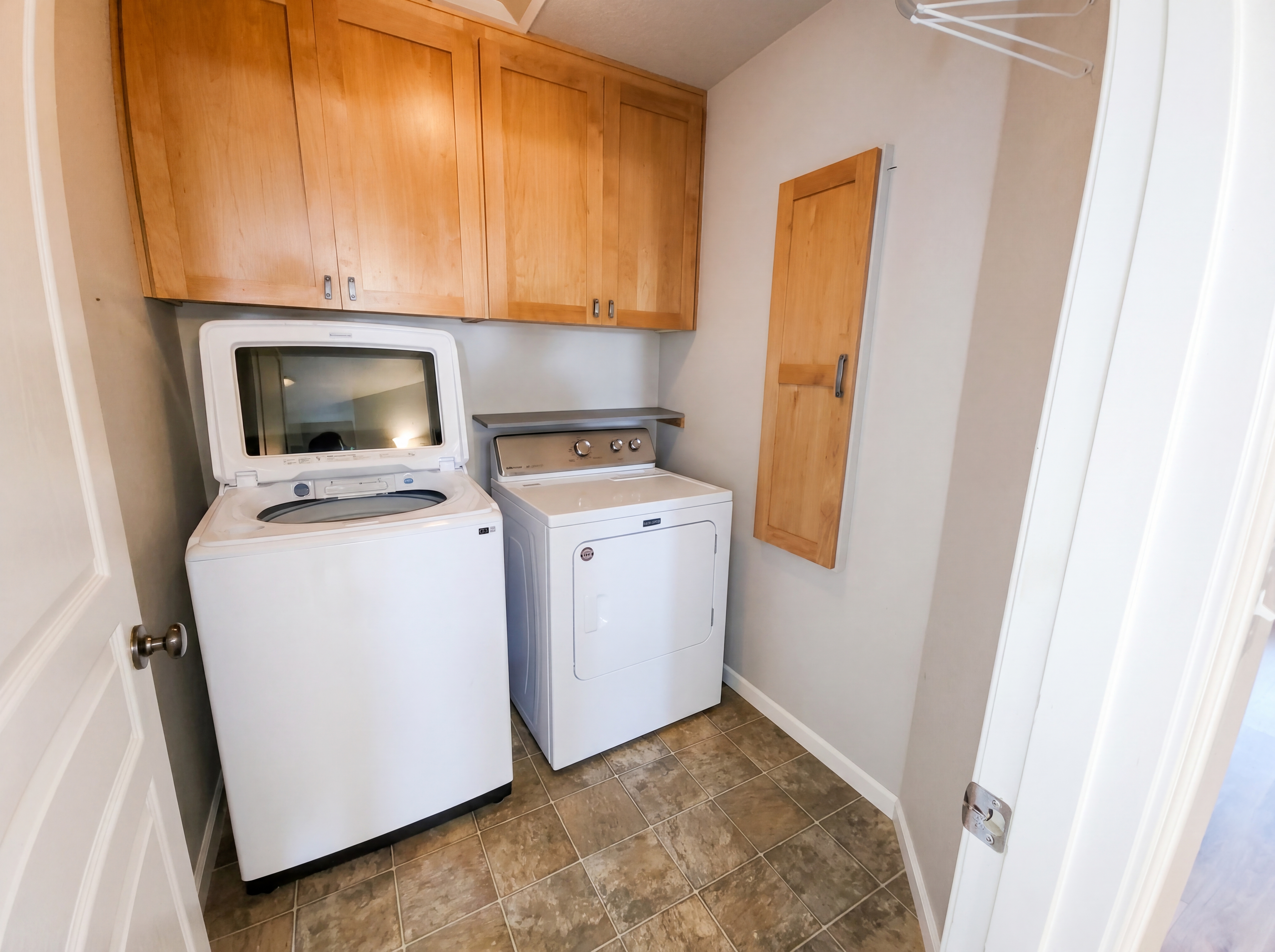 Photo 17 of 22 of 1310 Willow St, Junction City, OR