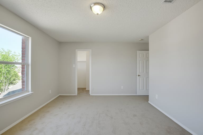 Photo 24 of 27 - 7924 Hidden Brook Dr, Fort Worth, TX 76120