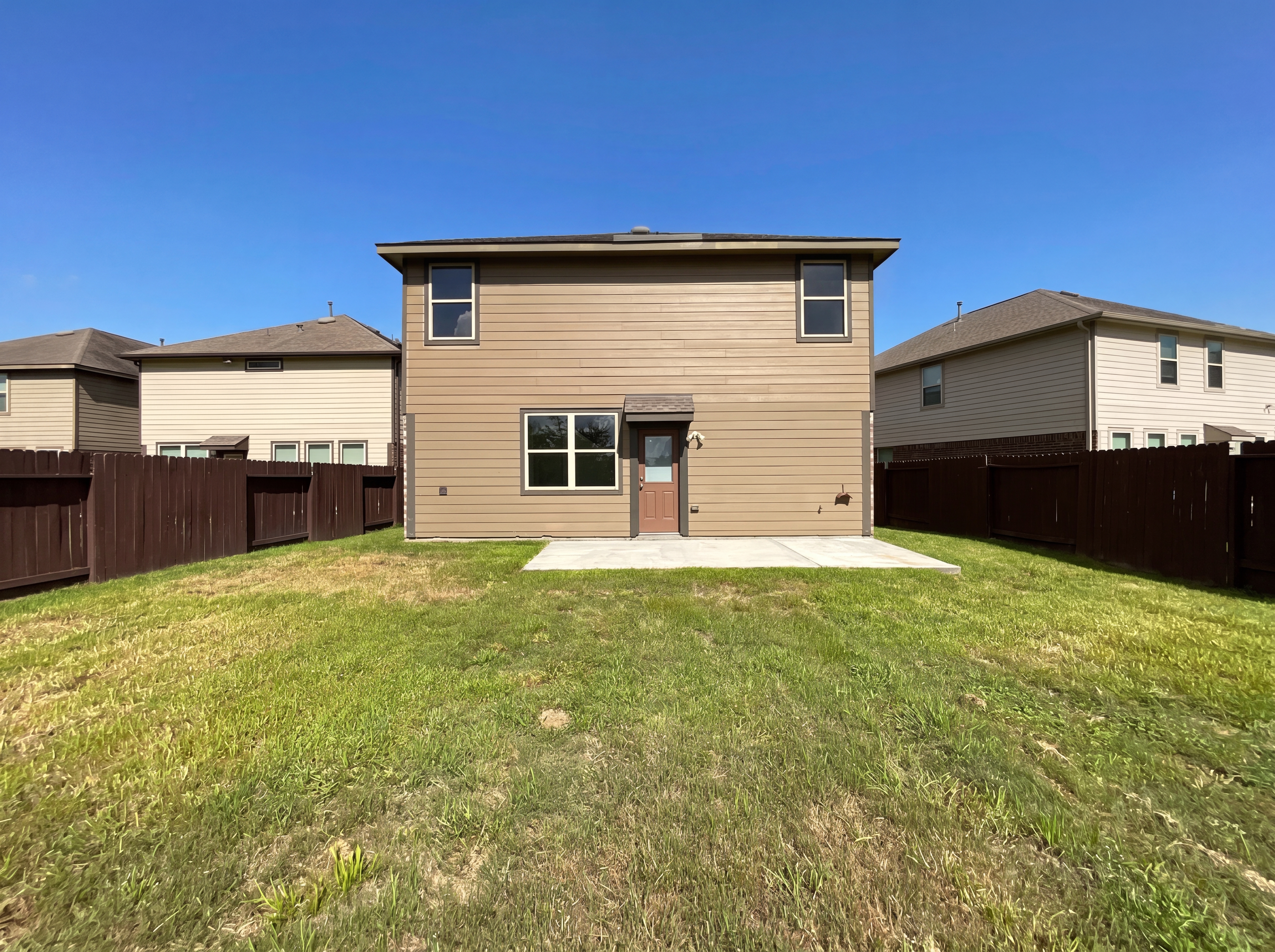 Photo 5 of 17 of 18813 Genova Bay Ct, New Caney, TX