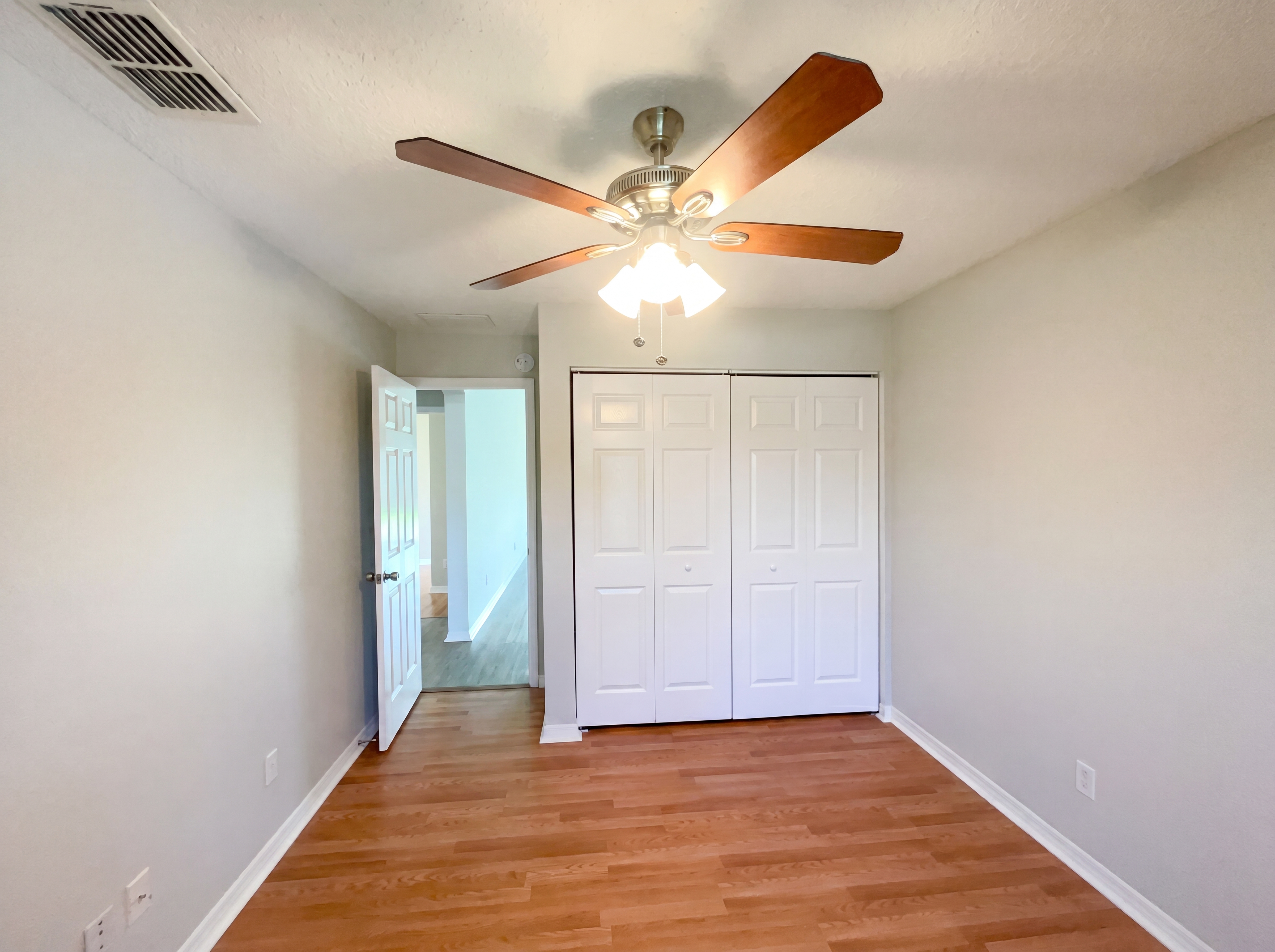 Photo 14 of 25 of 1801 Missouri Ave, Saint Cloud, FL