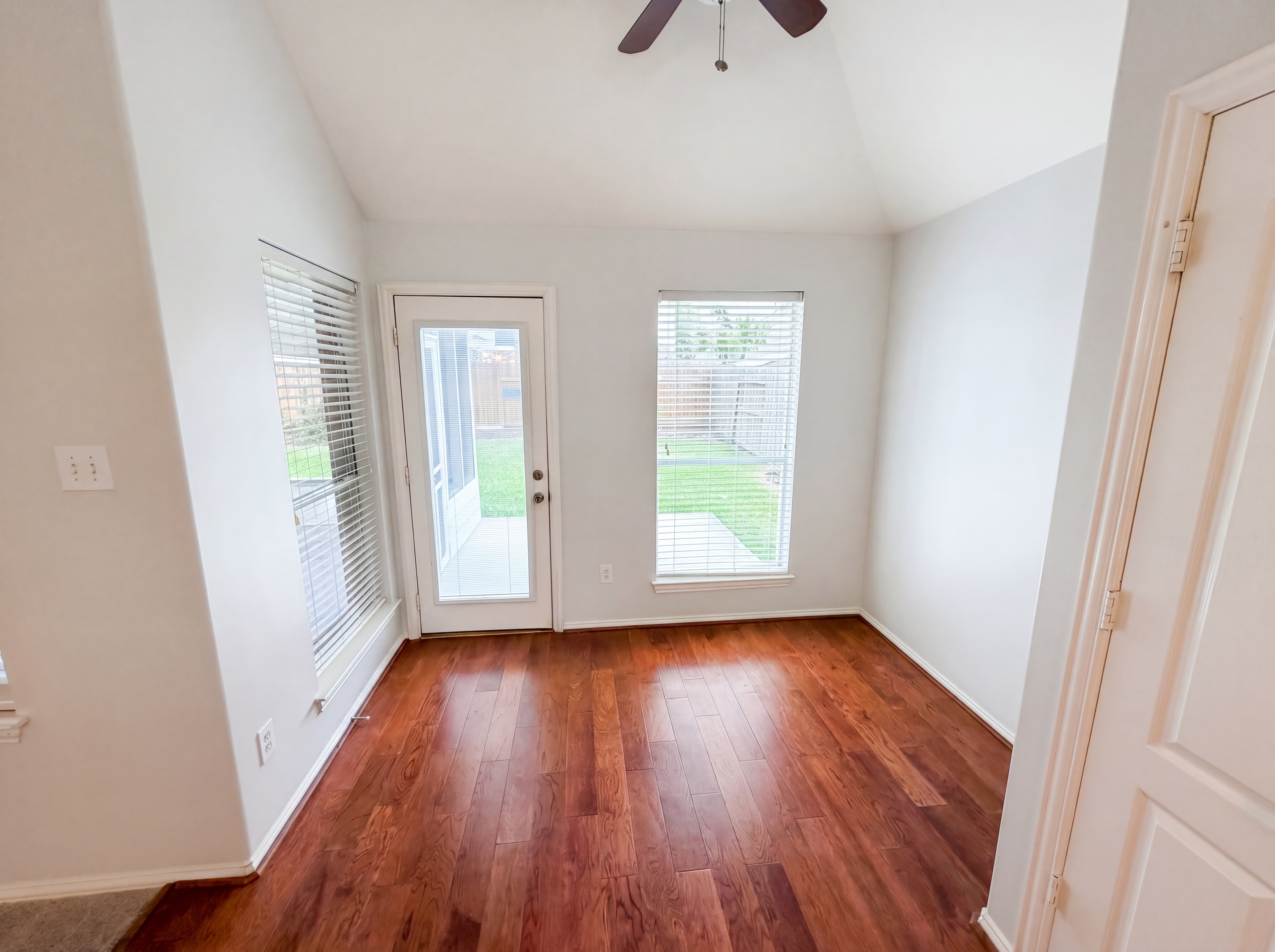 Photo 16 of 19 of 208 Green Cedar Dr, League City, TX