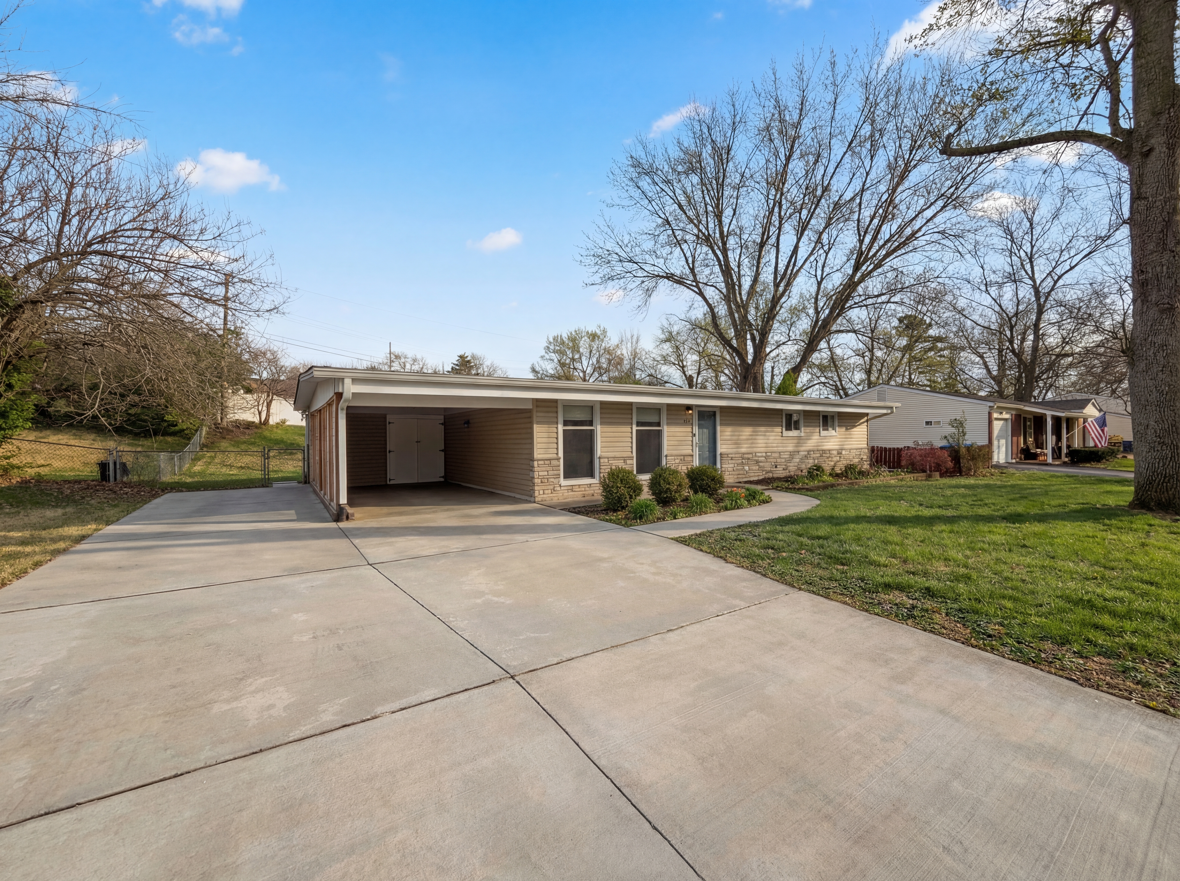 Photo 7 of 19 of 510 Wicklow Dr, Ballwin, MO