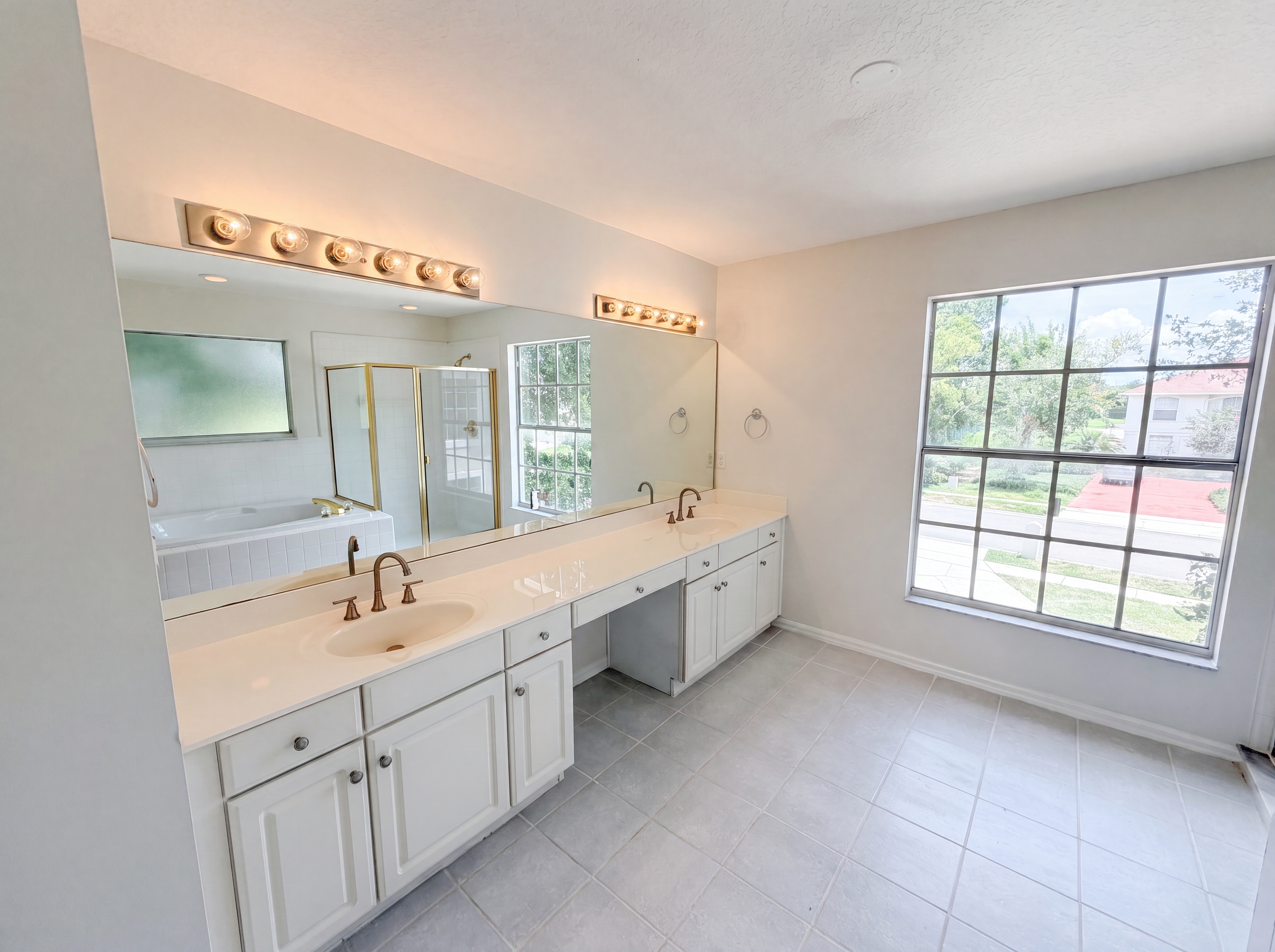 Photo 33 of 43 of 2270 Blossomwood Dr, Oviedo, FL
