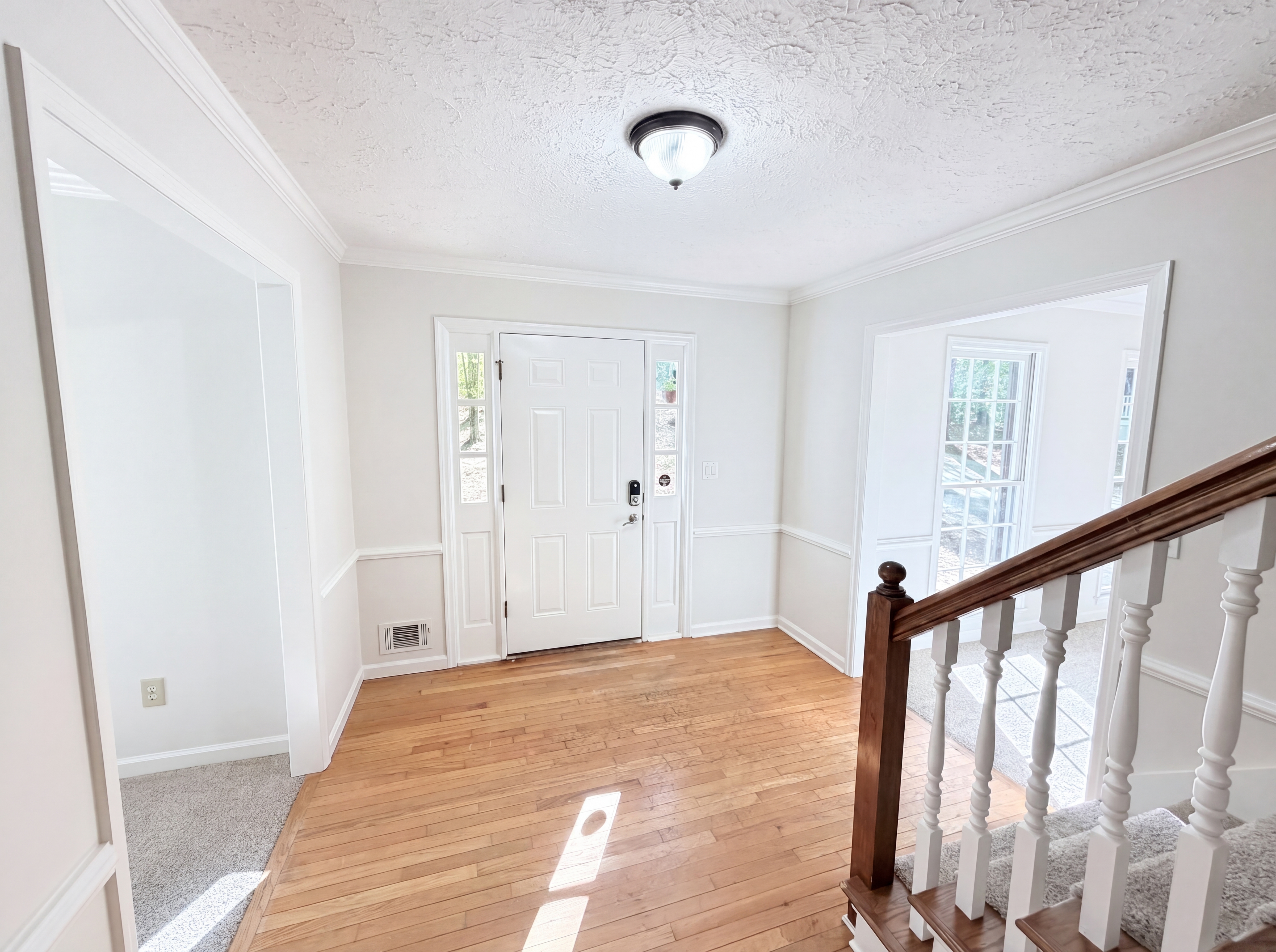 Photo 10 of 38 of 515 Teresa Ln, Canton, GA