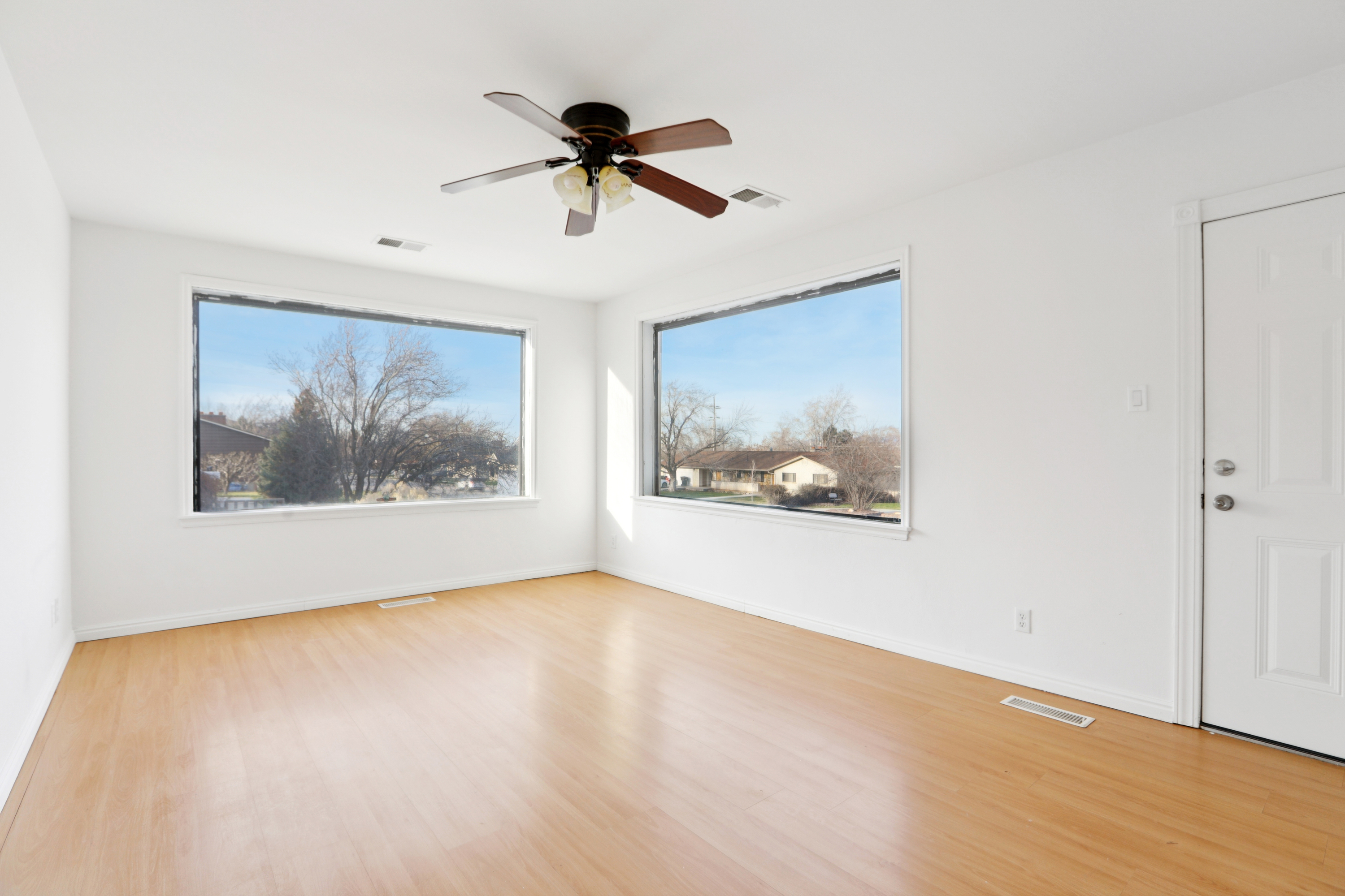Photo 7 of 26 of 579 S 400 W, Brigham City, UT